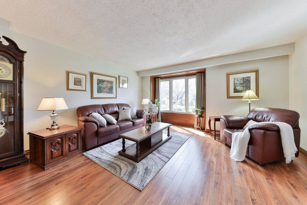 Mississauga, ON L5L 1C9,2420 Mainroyal ST