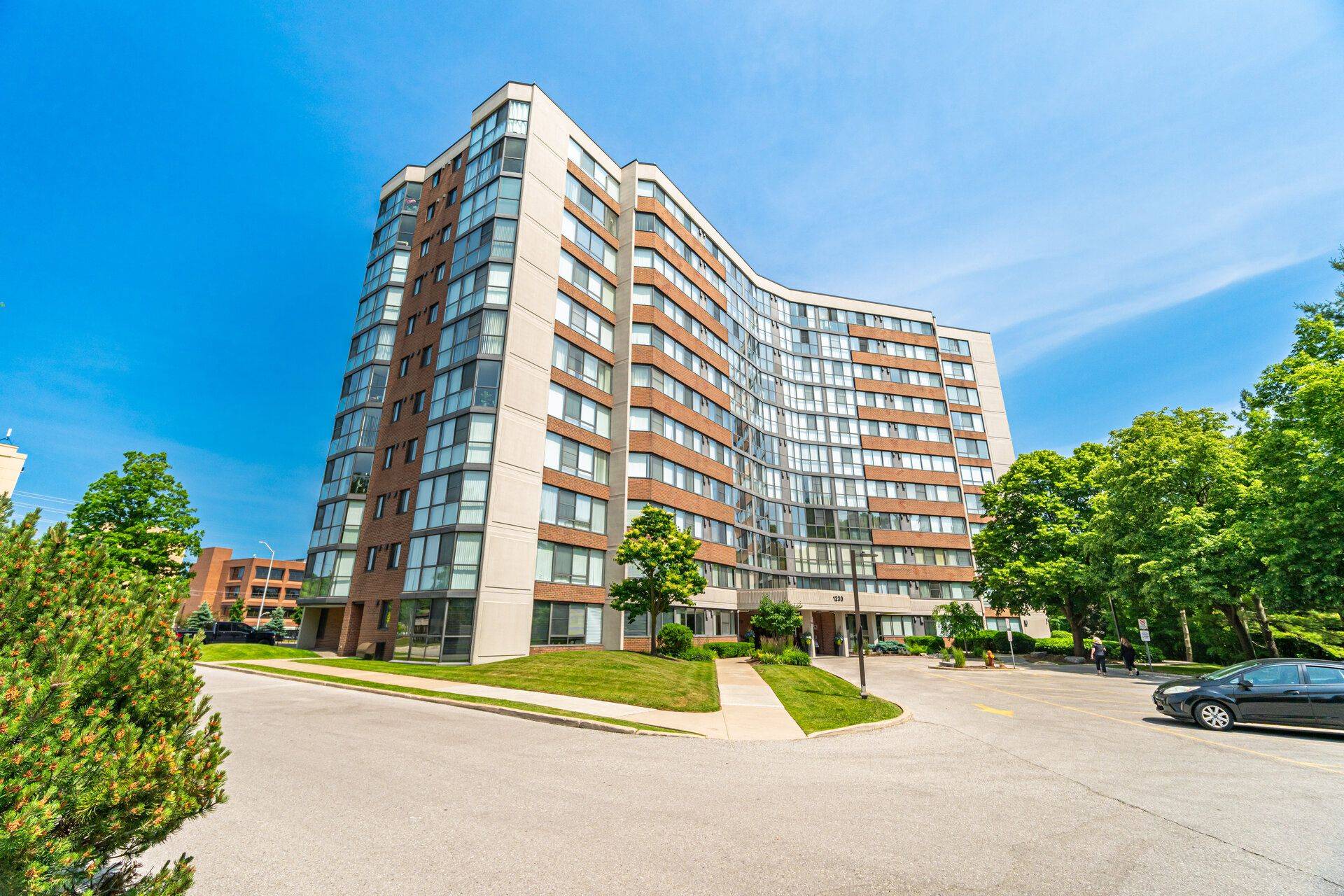 Oakville, ON L6H 3K6,1230 Marlborough CT #606