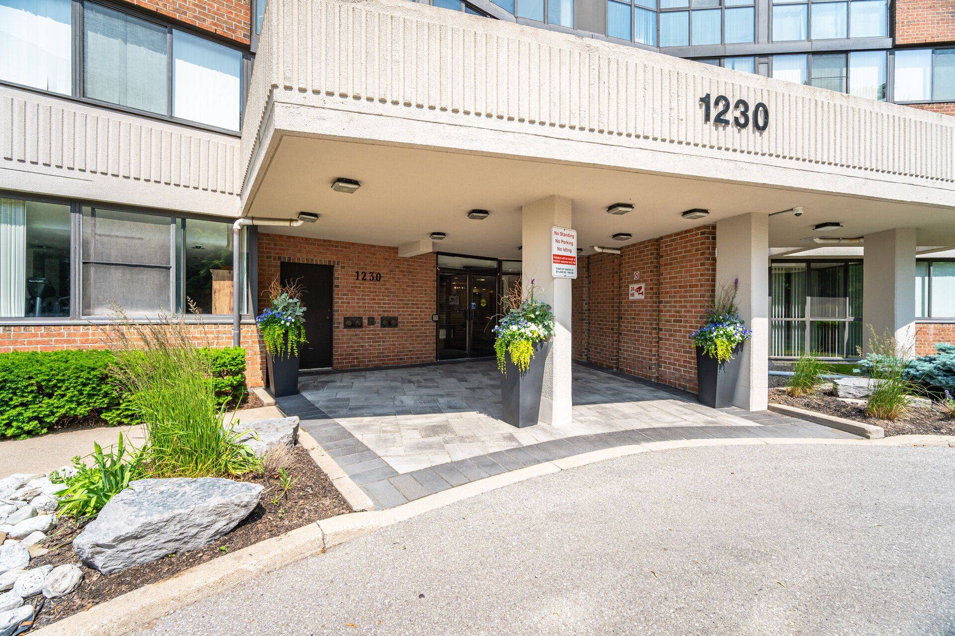 Oakville, ON L6H 3K6,1230 Marlborough CT #606