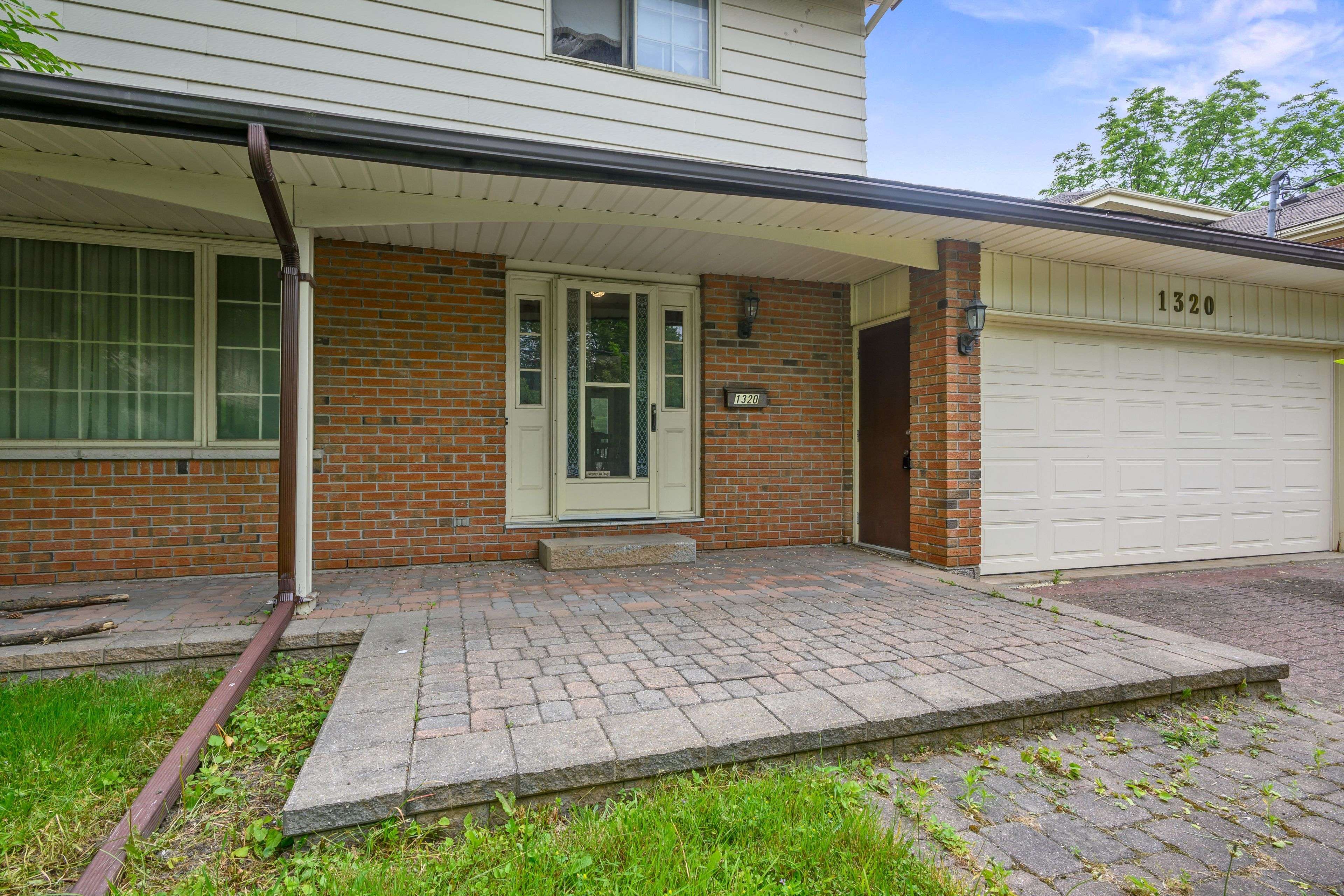 Peterborough Central, ON K9J 7S3,1320 ALBERTUS AVE