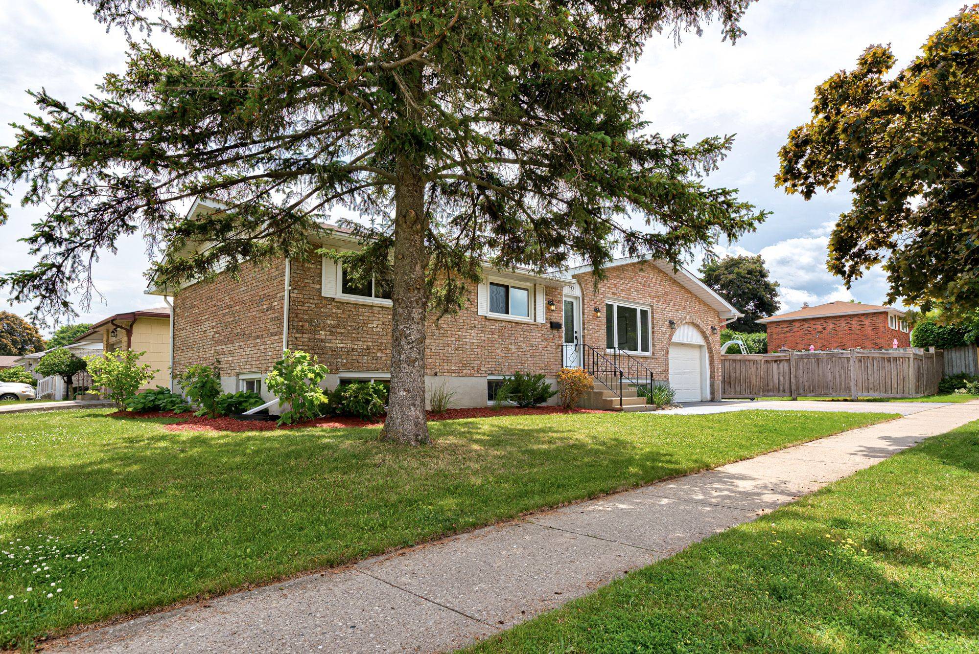 Waterloo, ON N2L 4X8,330 Martindale CRES