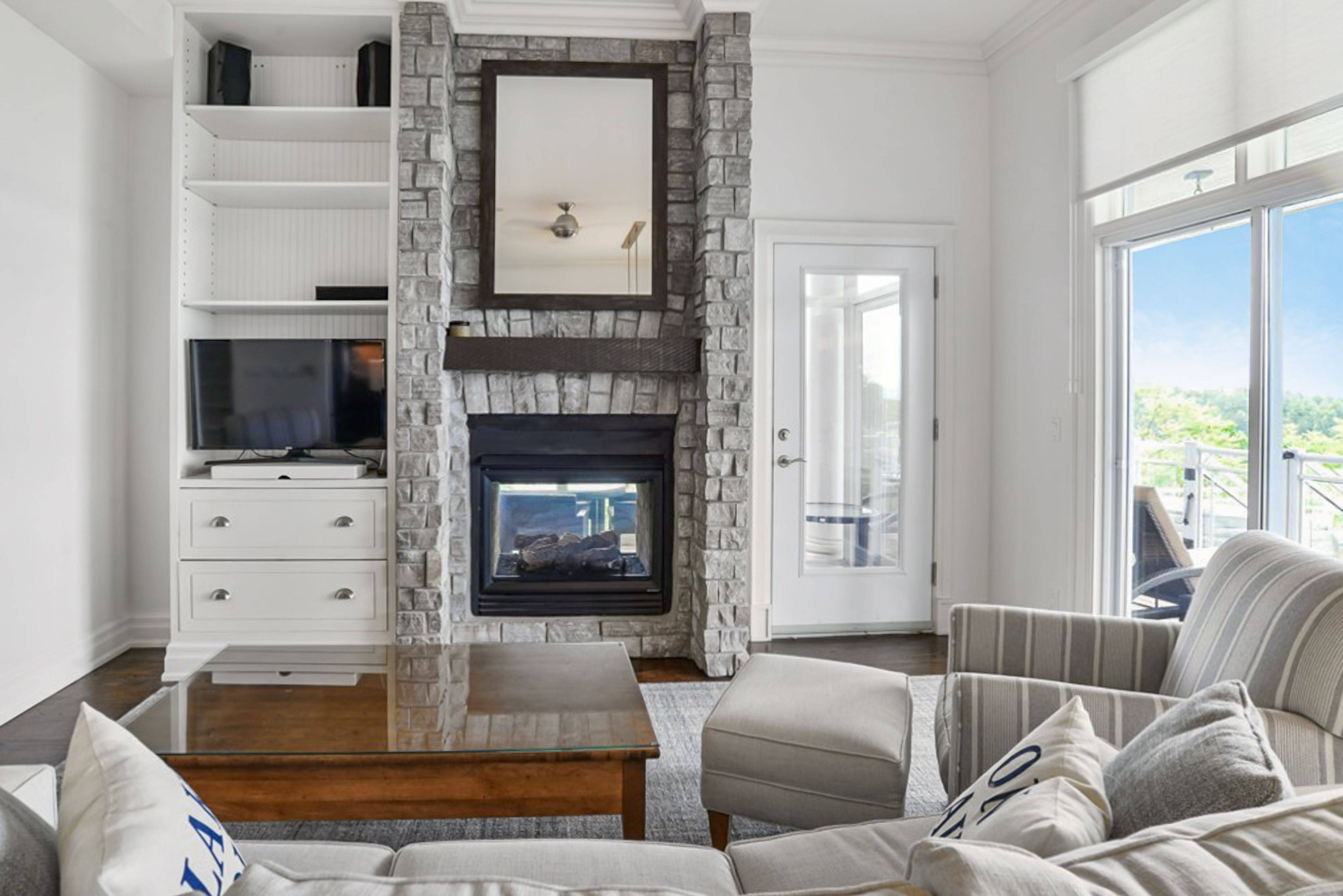 Muskoka Lakes, ON P1L 1W8,1869 MUSKOKA ROAD 118 N/A W #T202 (C1)