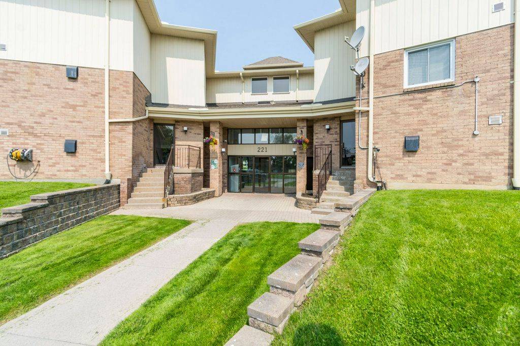 Belleville, ON K8P 5A6,221 North Park ST #215