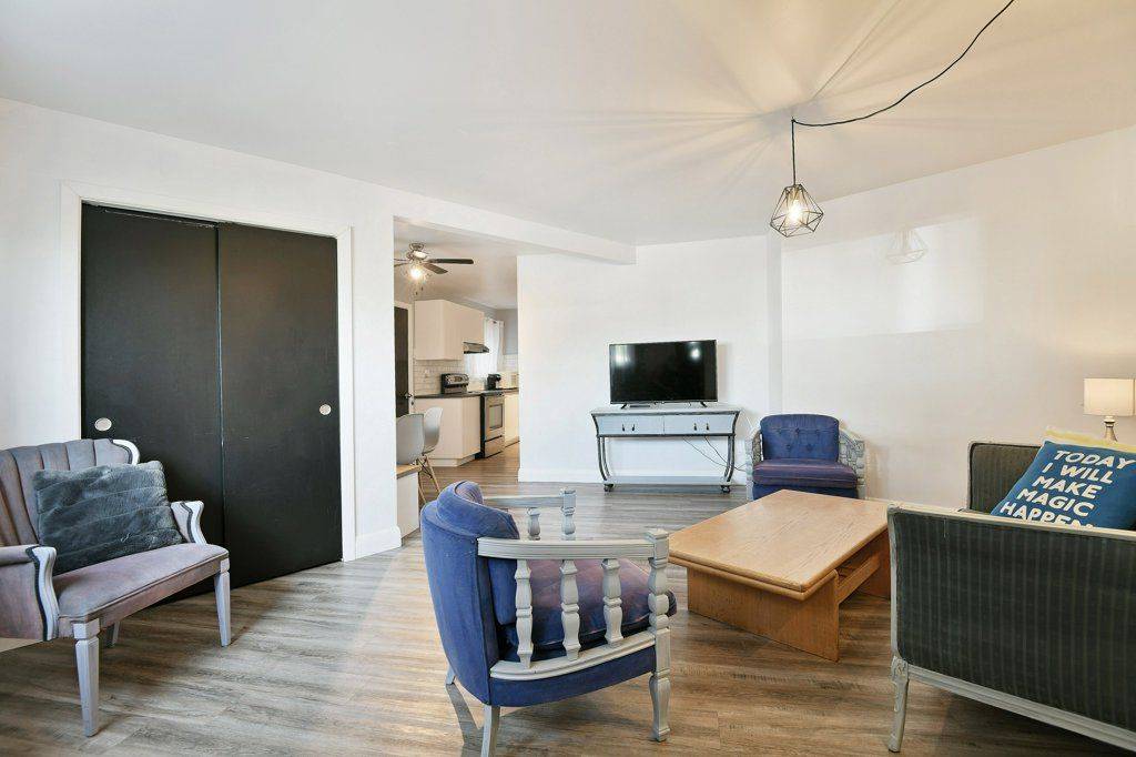 Vanier And Kingsview Park, ON K1L 7P3,270 Michel CIR #A