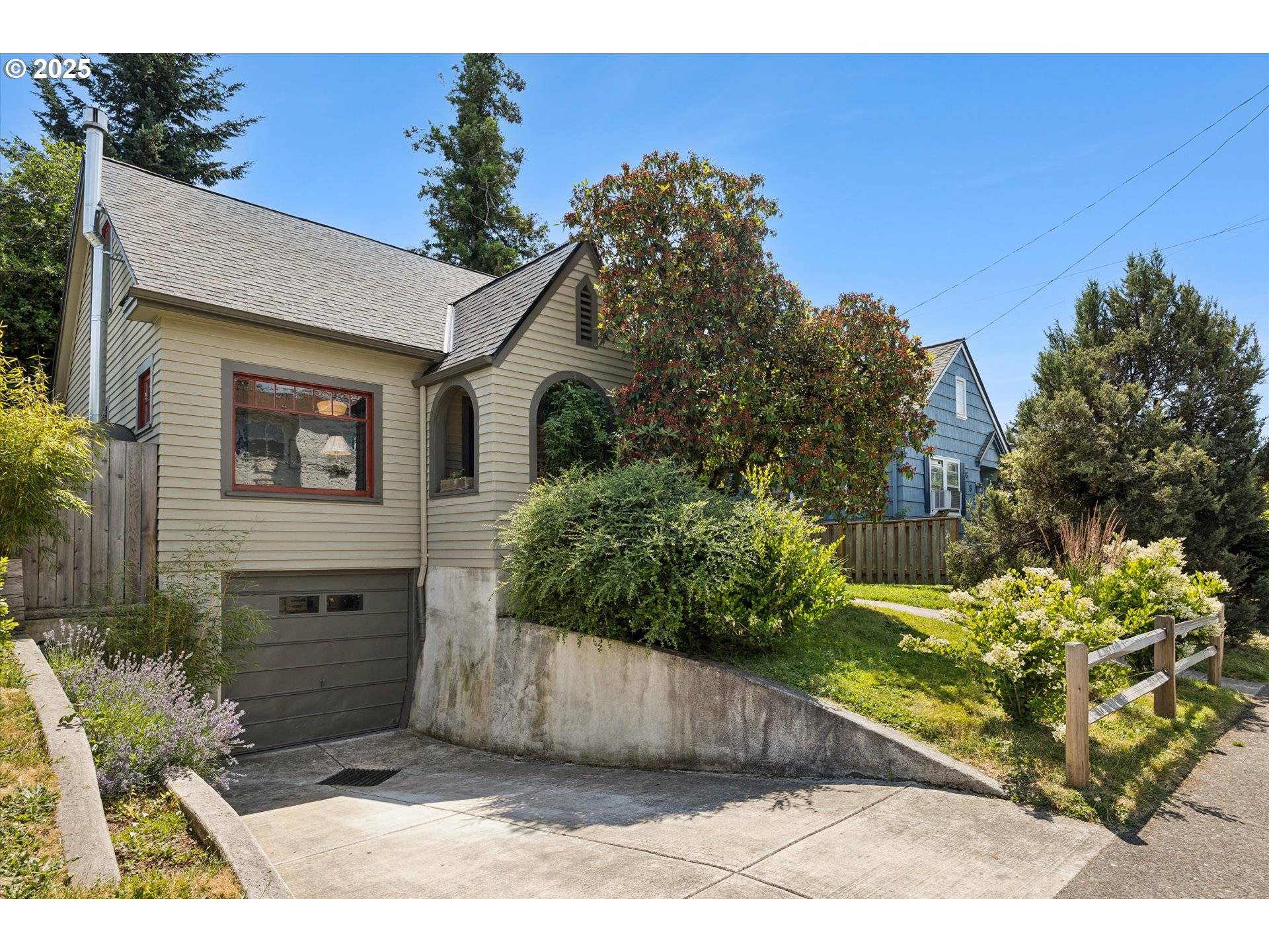 Portland, OR 97206,6320 SE DIVISION ST