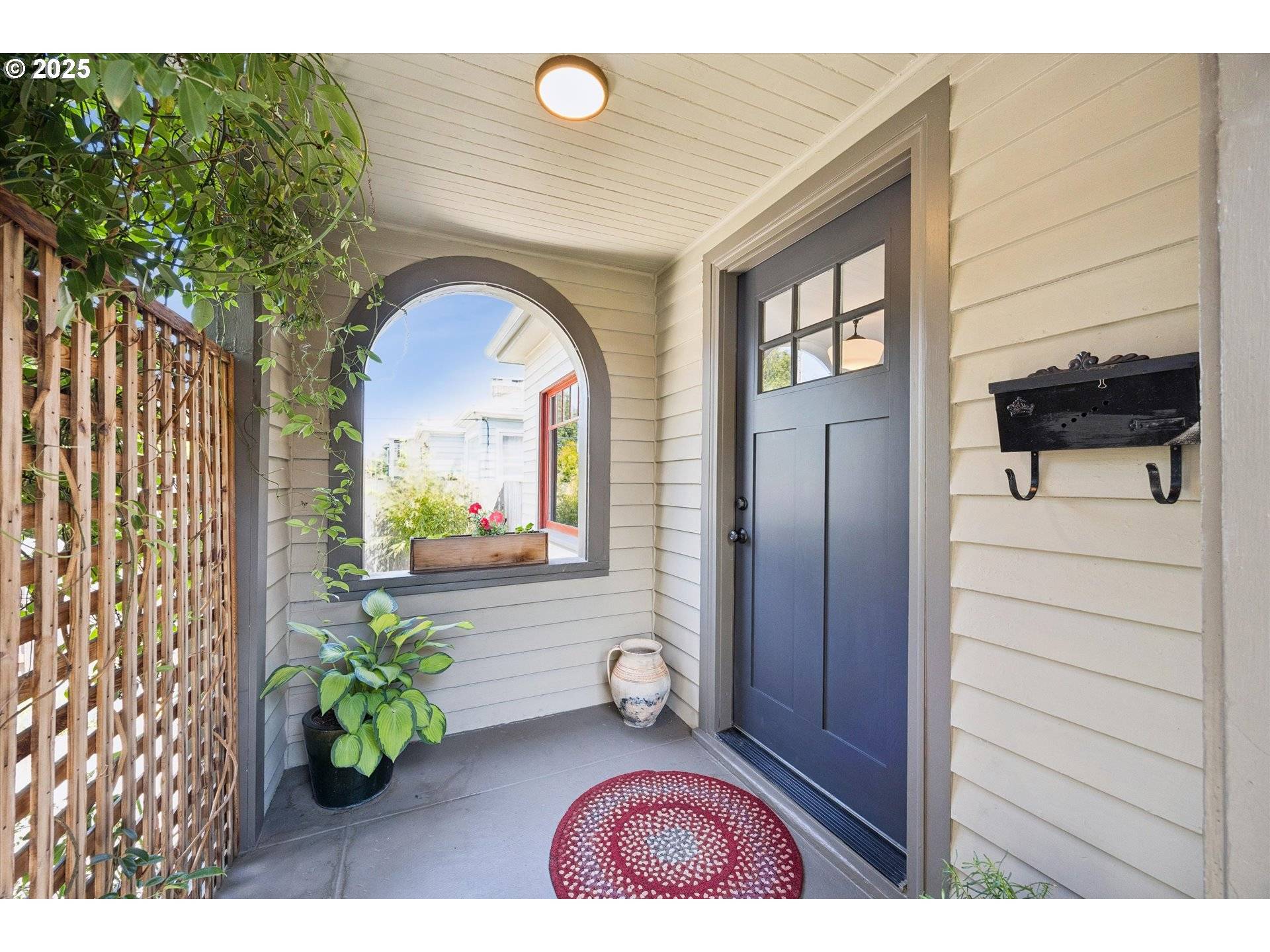 Portland, OR 97206,6320 SE DIVISION ST