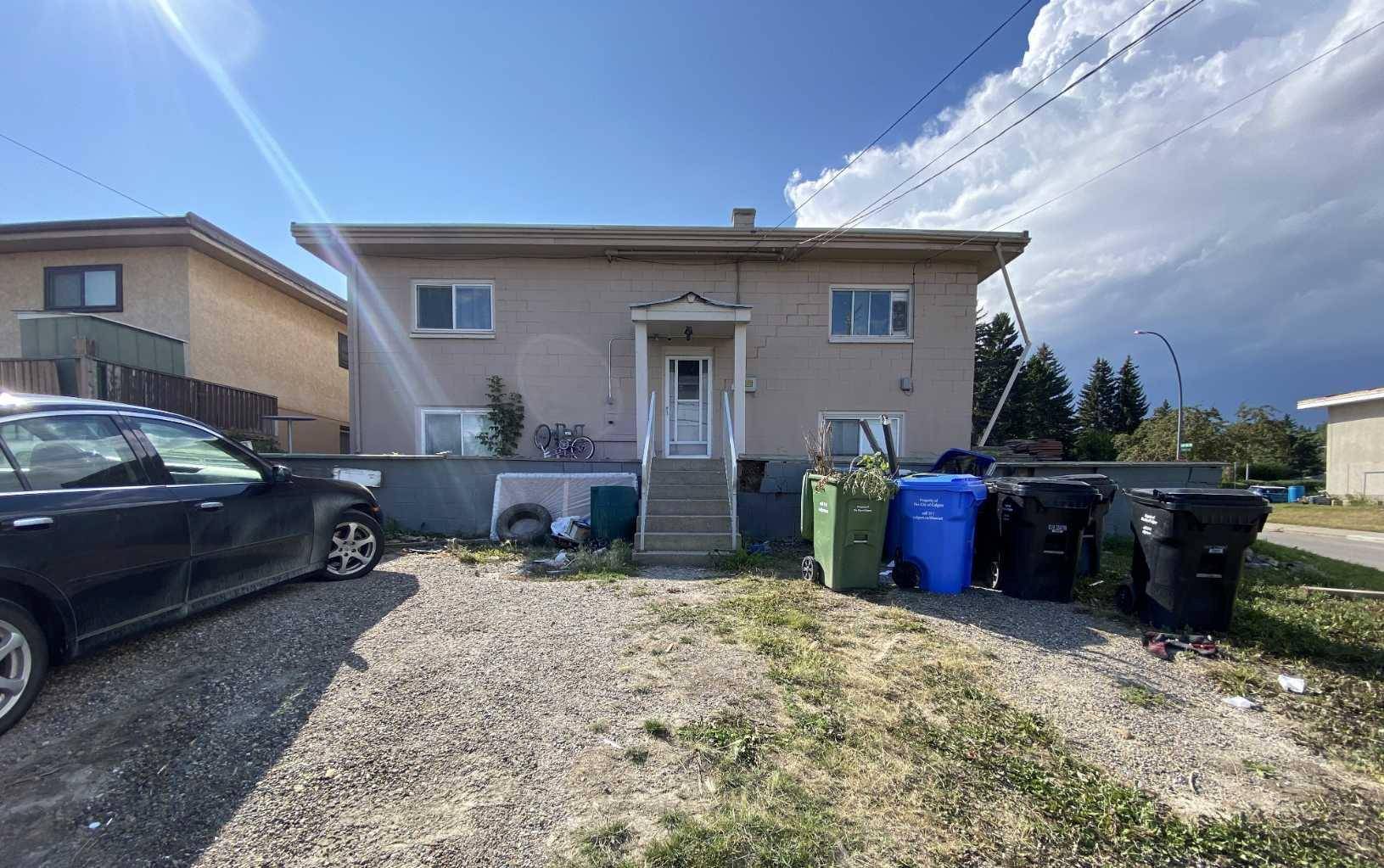 Calgary, AB T2S 2R5,5004 Stanley RD SW