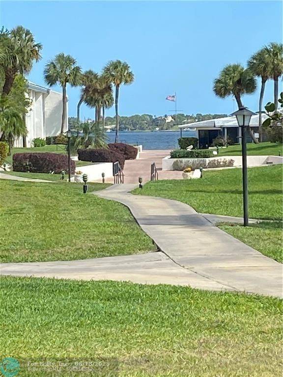 Stuart, FL 34996,175 SE Saint Lucie Blvd  #H175