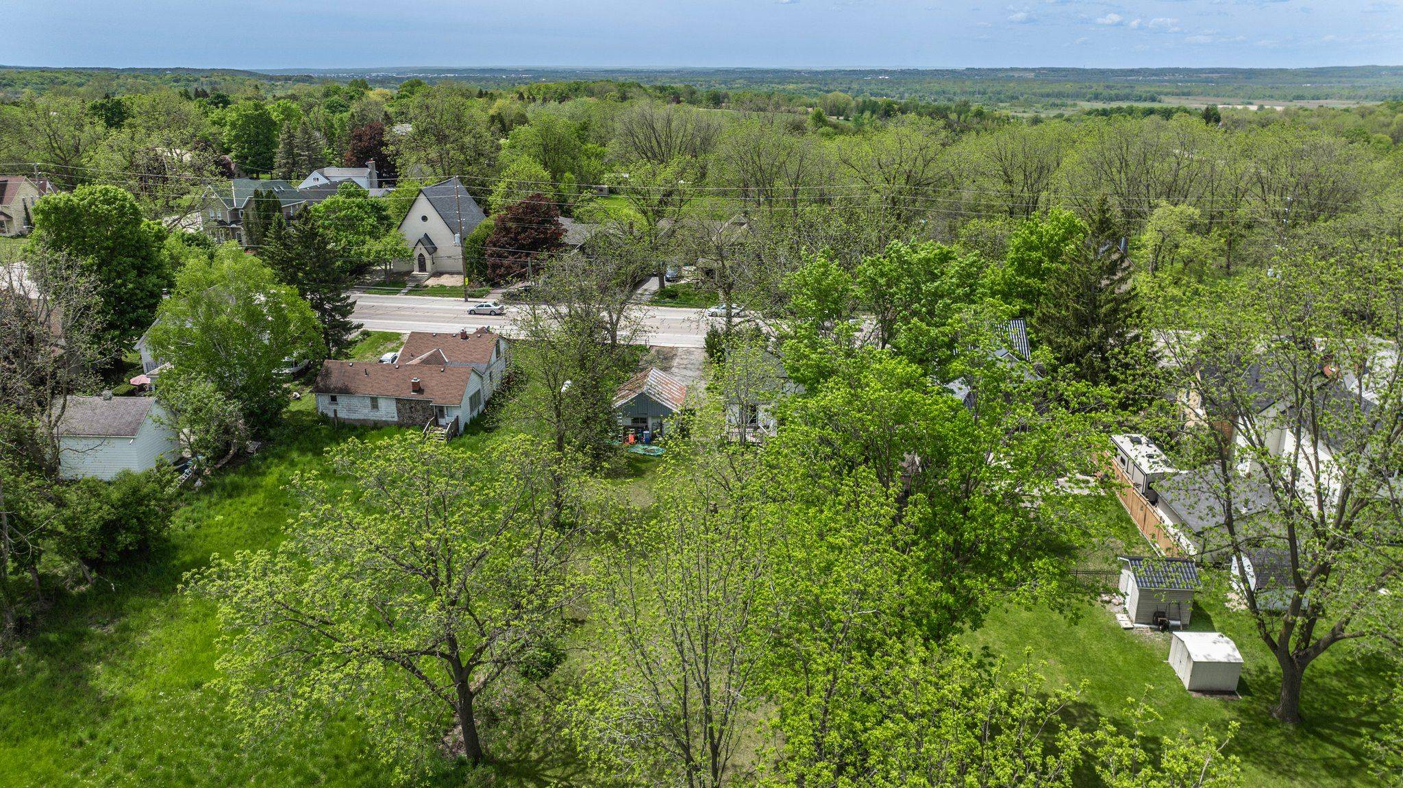 East Gwillimbury, ON L0G 1R0,20377 Leslie ST