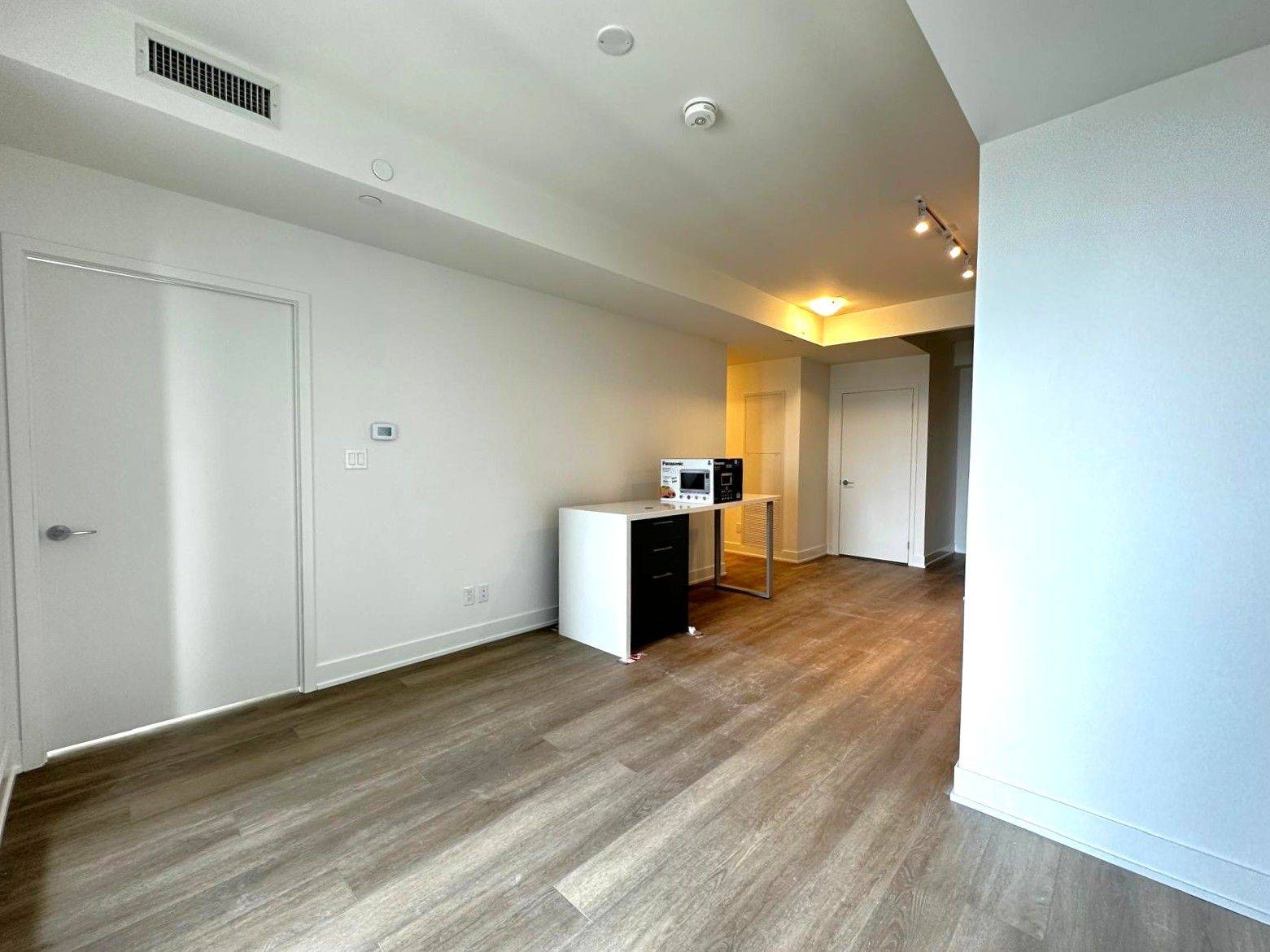 Markham, ON L6G 0H9,56 Andre de Grasse ST #1811