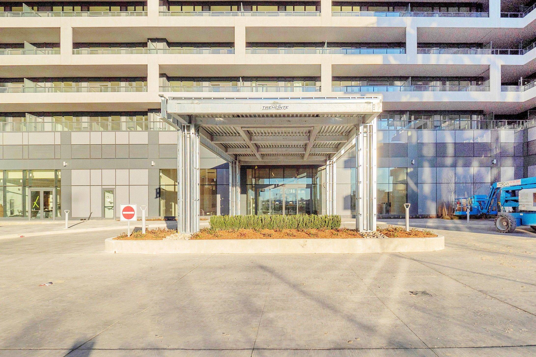 Vaughan, ON L4K 2M9,8960 Jane ST #334