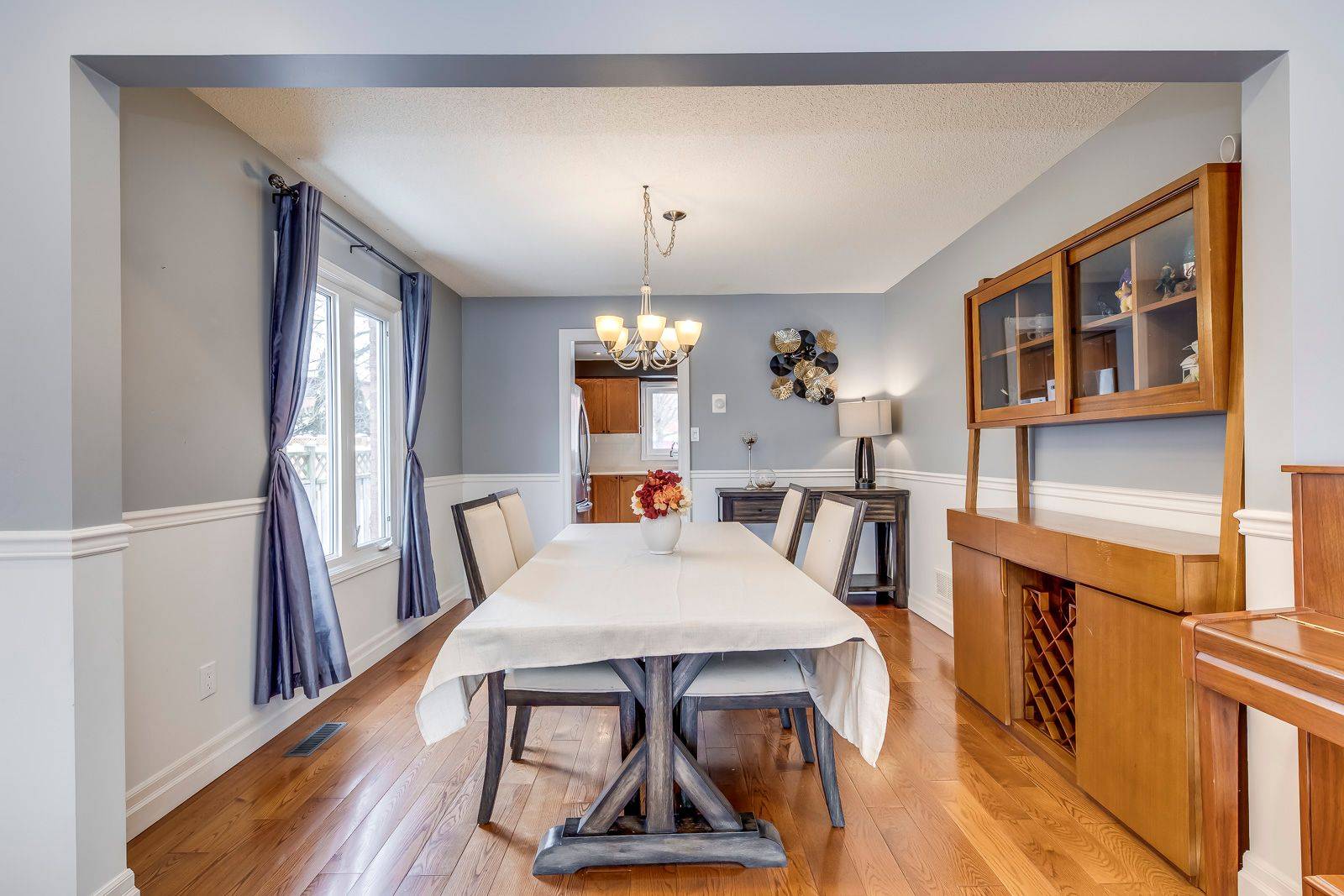 Oakville, ON L6M 3C2,1389 Heritage WAY