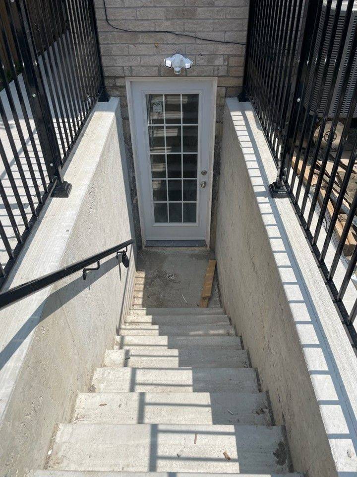 Brampton, ON L6V 4N8,76 Seahorse AVE #LOWER