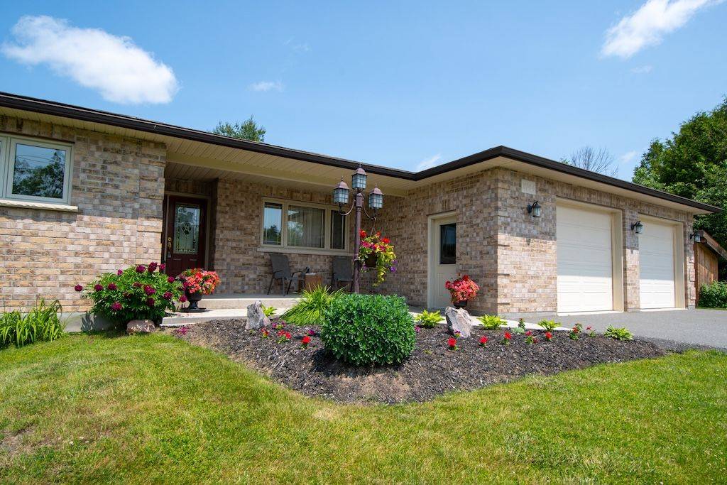 Selwyn, ON K0L 2H0,1744 Barton DR