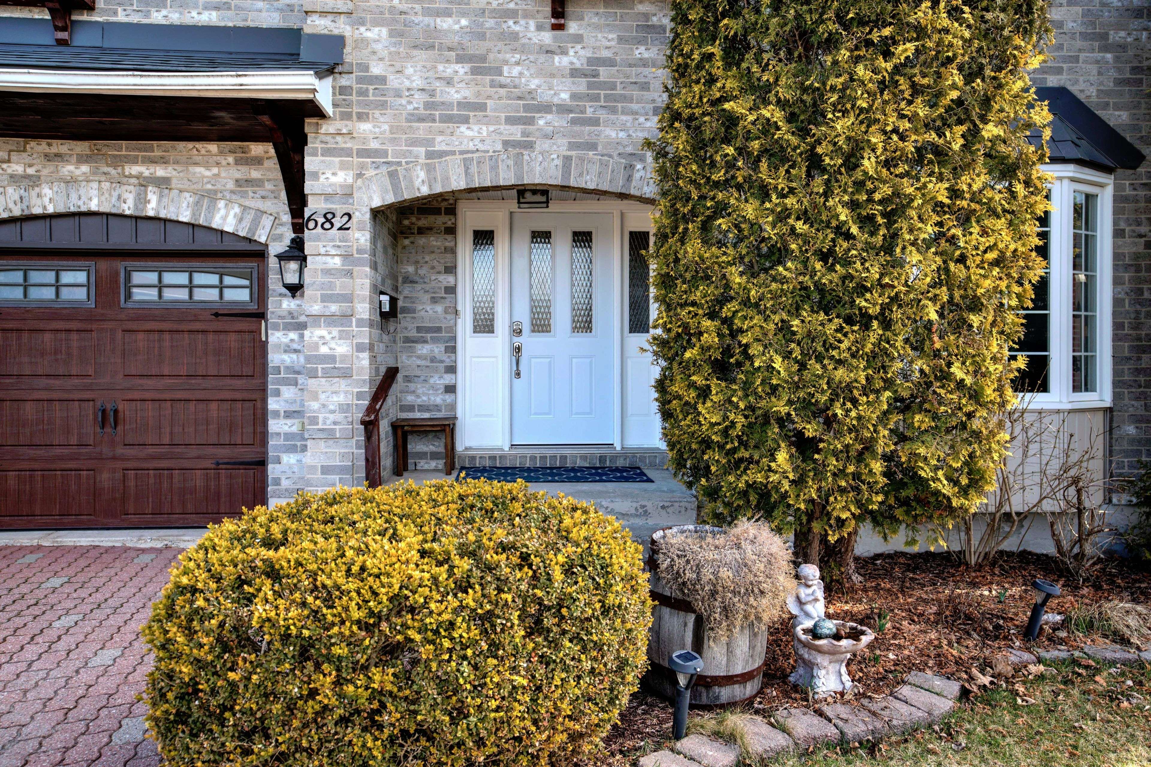 Kingston, ON K7M 8A1,682 Summerfield PL