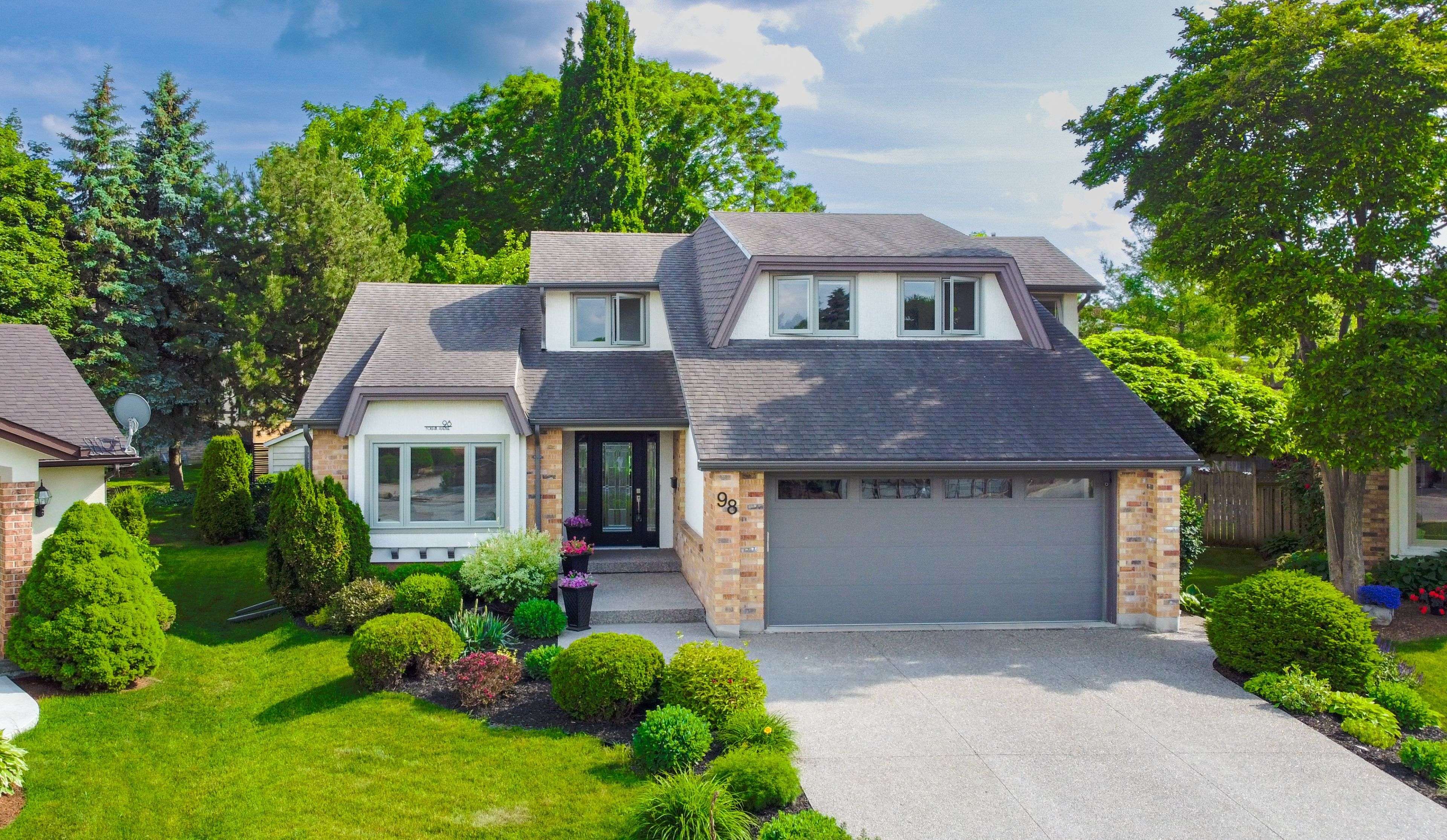 Kitchener, ON N2B 2Z8,98 Forfar AVE