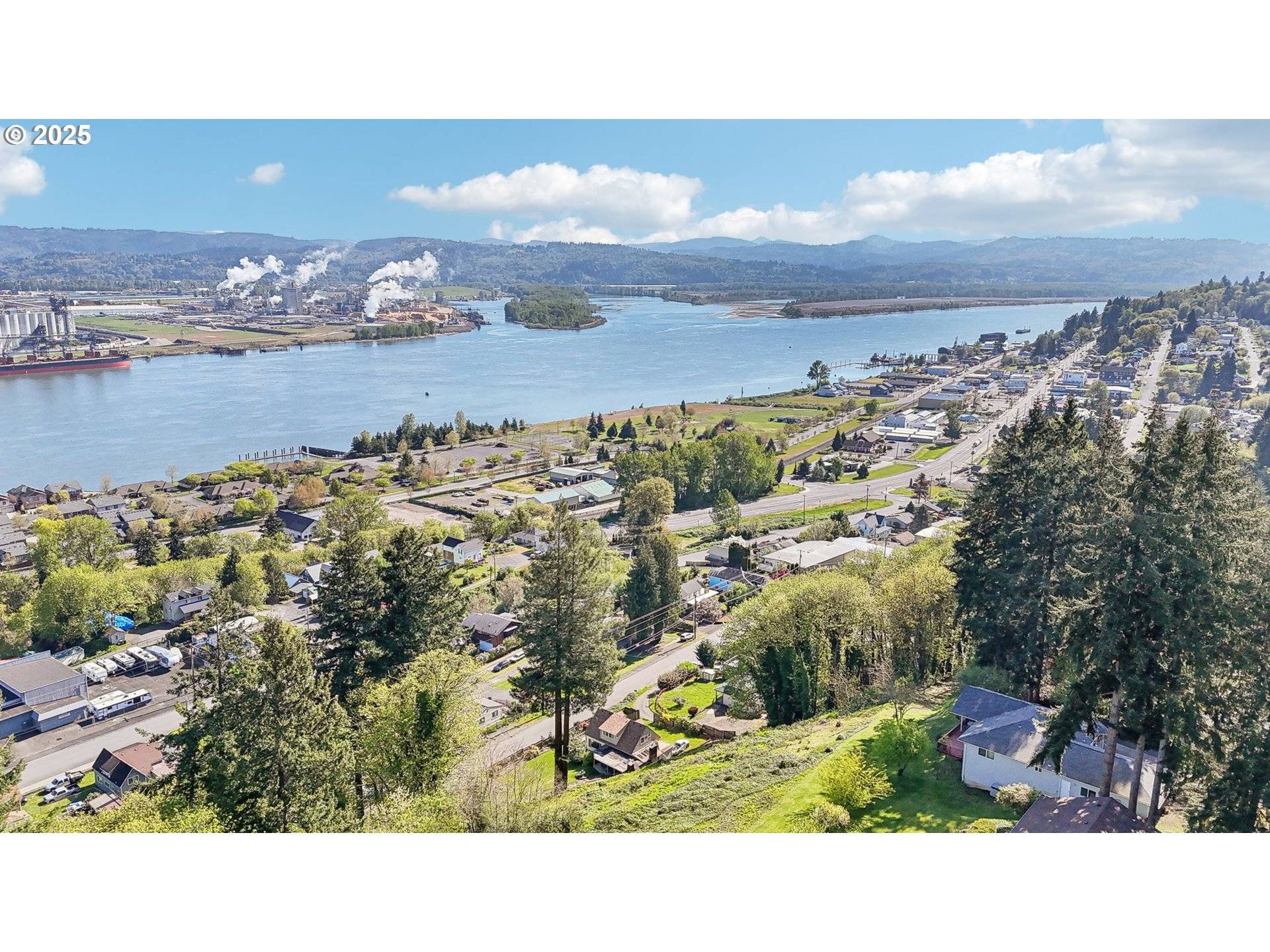 Rainier, OR 97048,30010 MAPLE DR