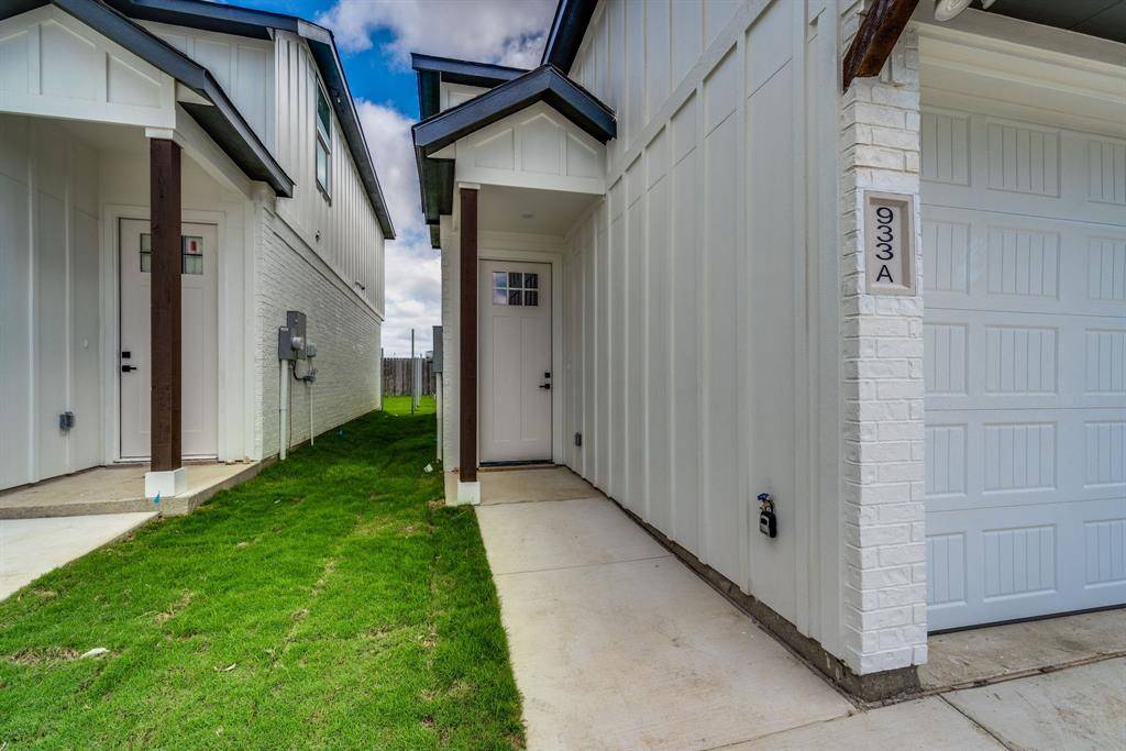 Grandview, TX 76050,920 Cooksey Court #B