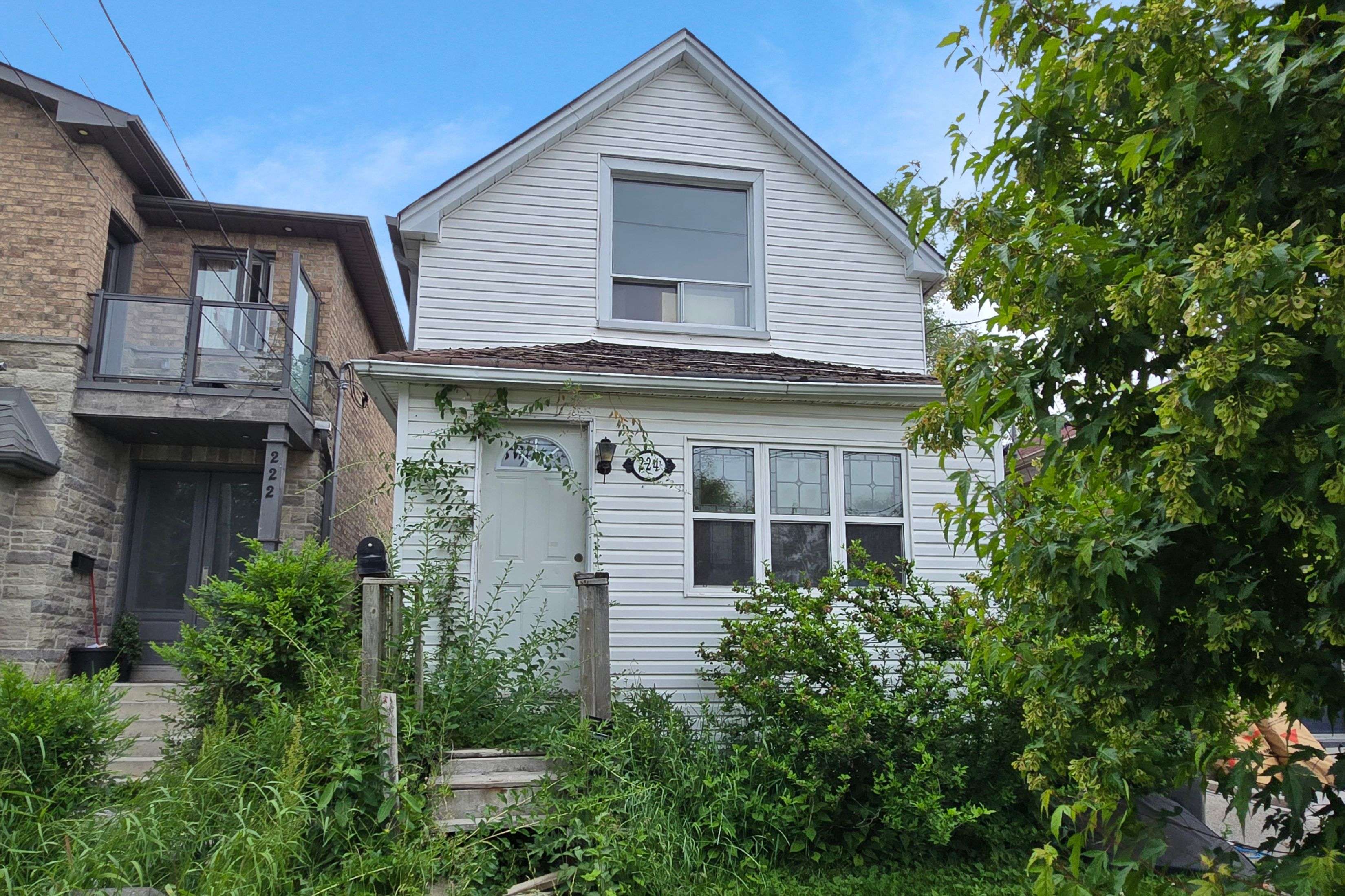 Toronto E06, ON M1N 2J6,224 Aylesworth AVE