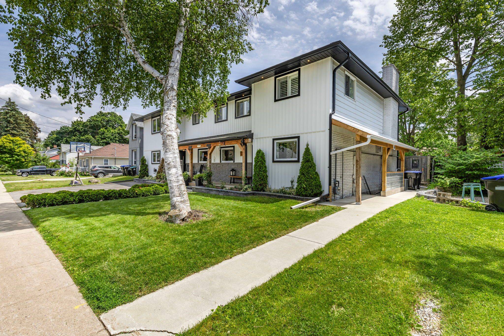 New Tecumseth, ON L9R 1E3,143 Albert ST W
