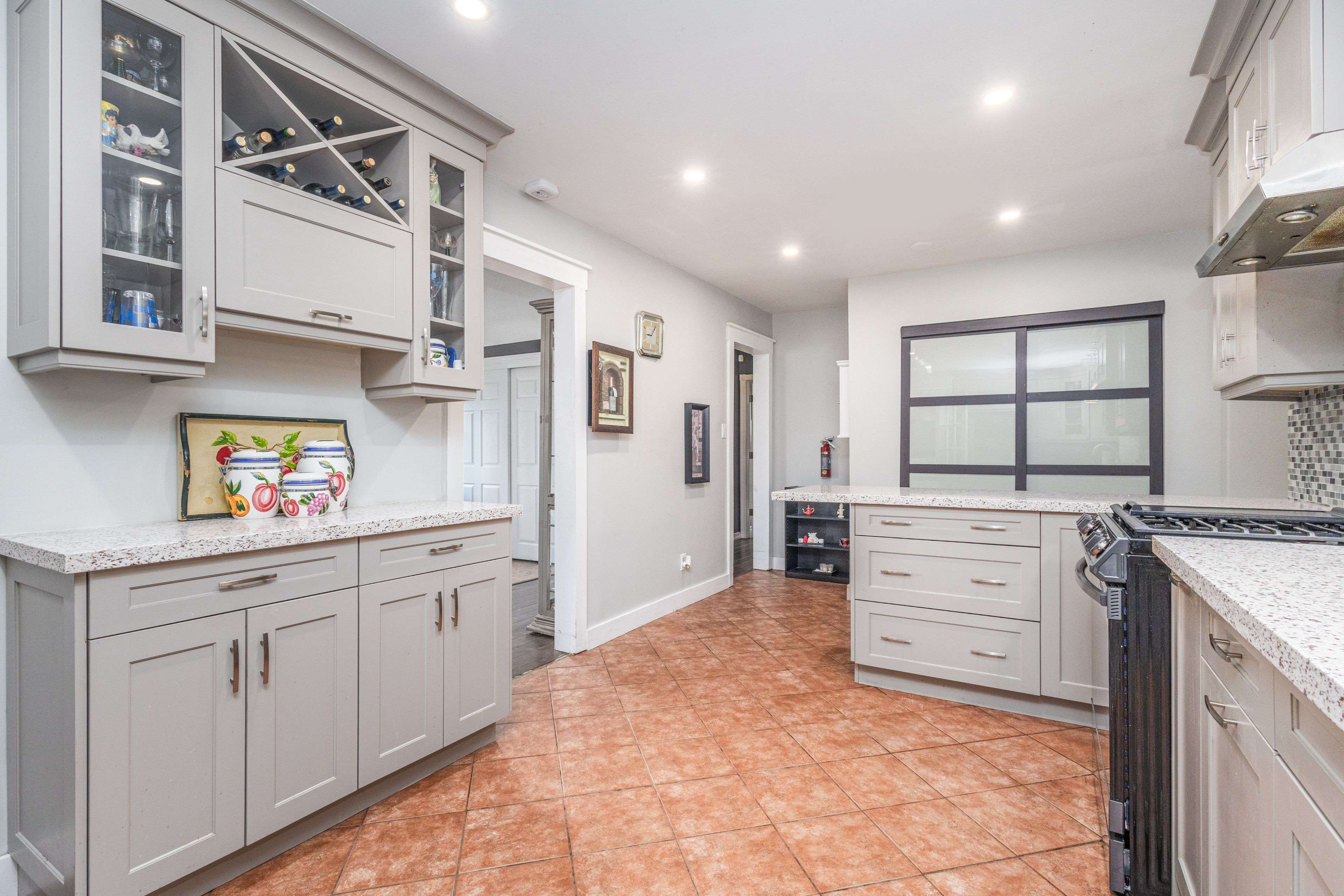 Burlington, ON L7L 4N5,156 Hammersmith CT