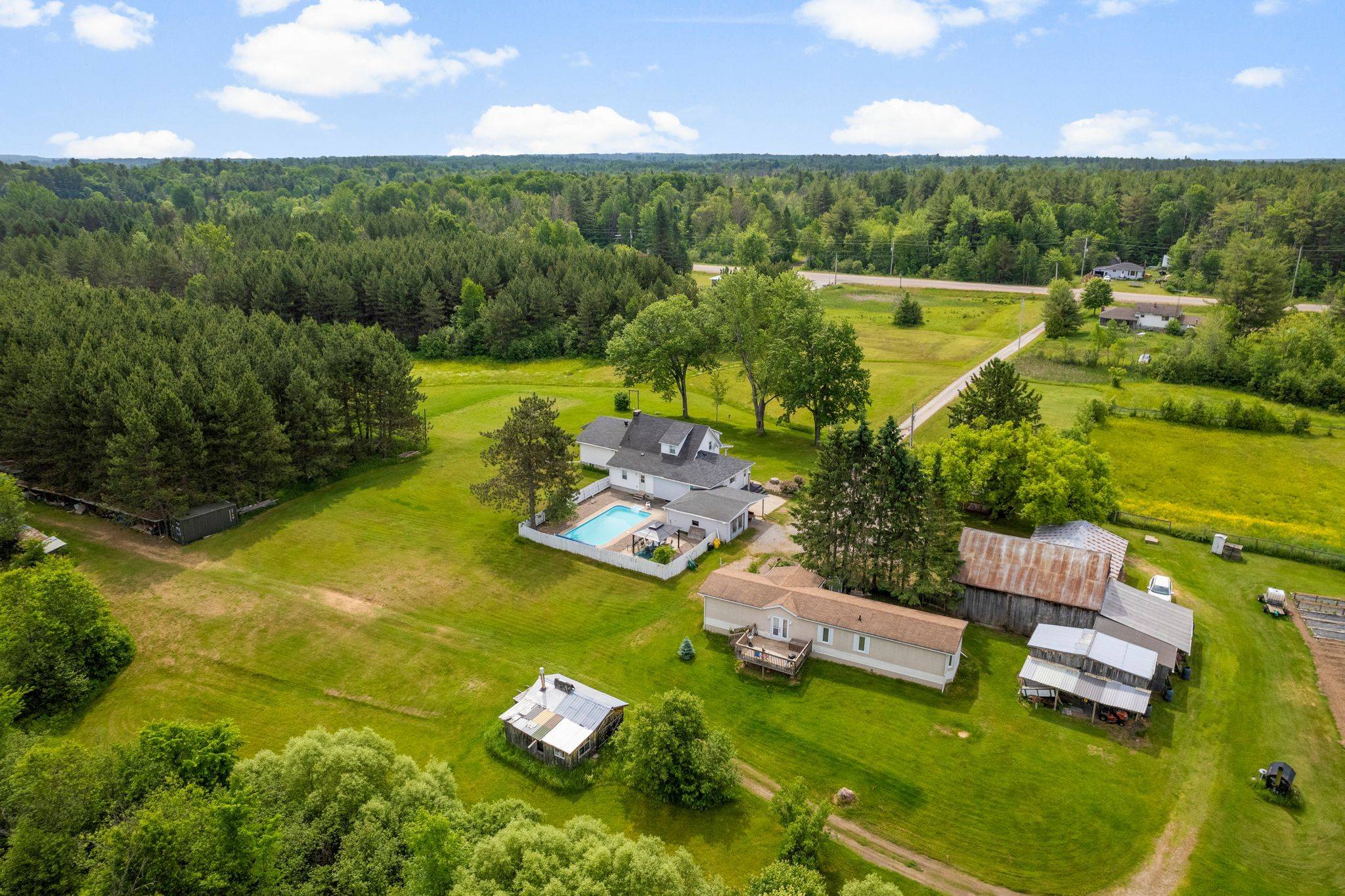 Laurentian Valley, ON K8A 0K9,11333 Round Lake RD