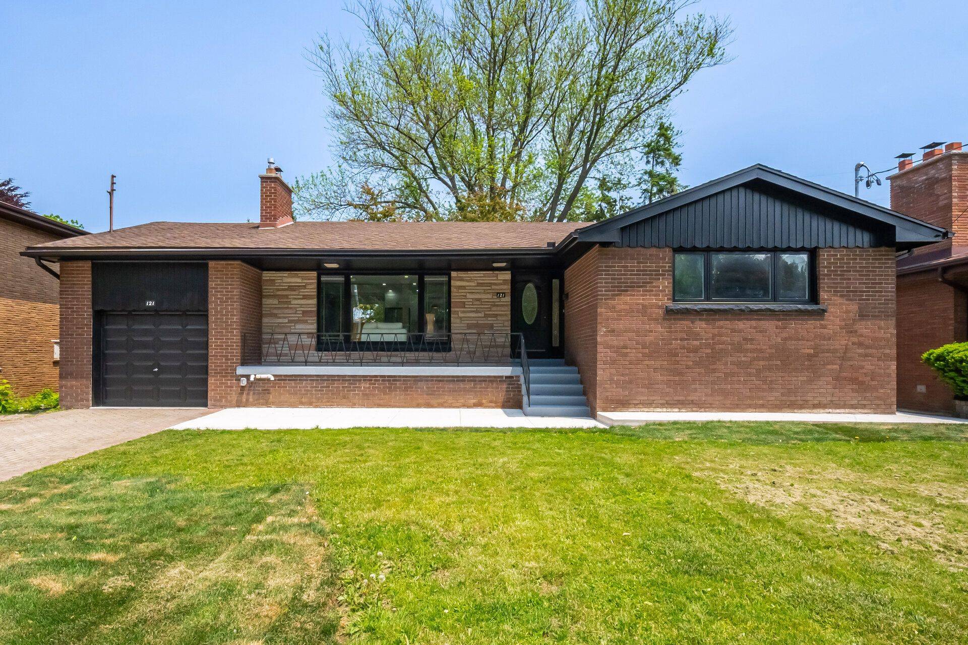 Hamilton, ON L8S 3G8,121 Lower Horning RD