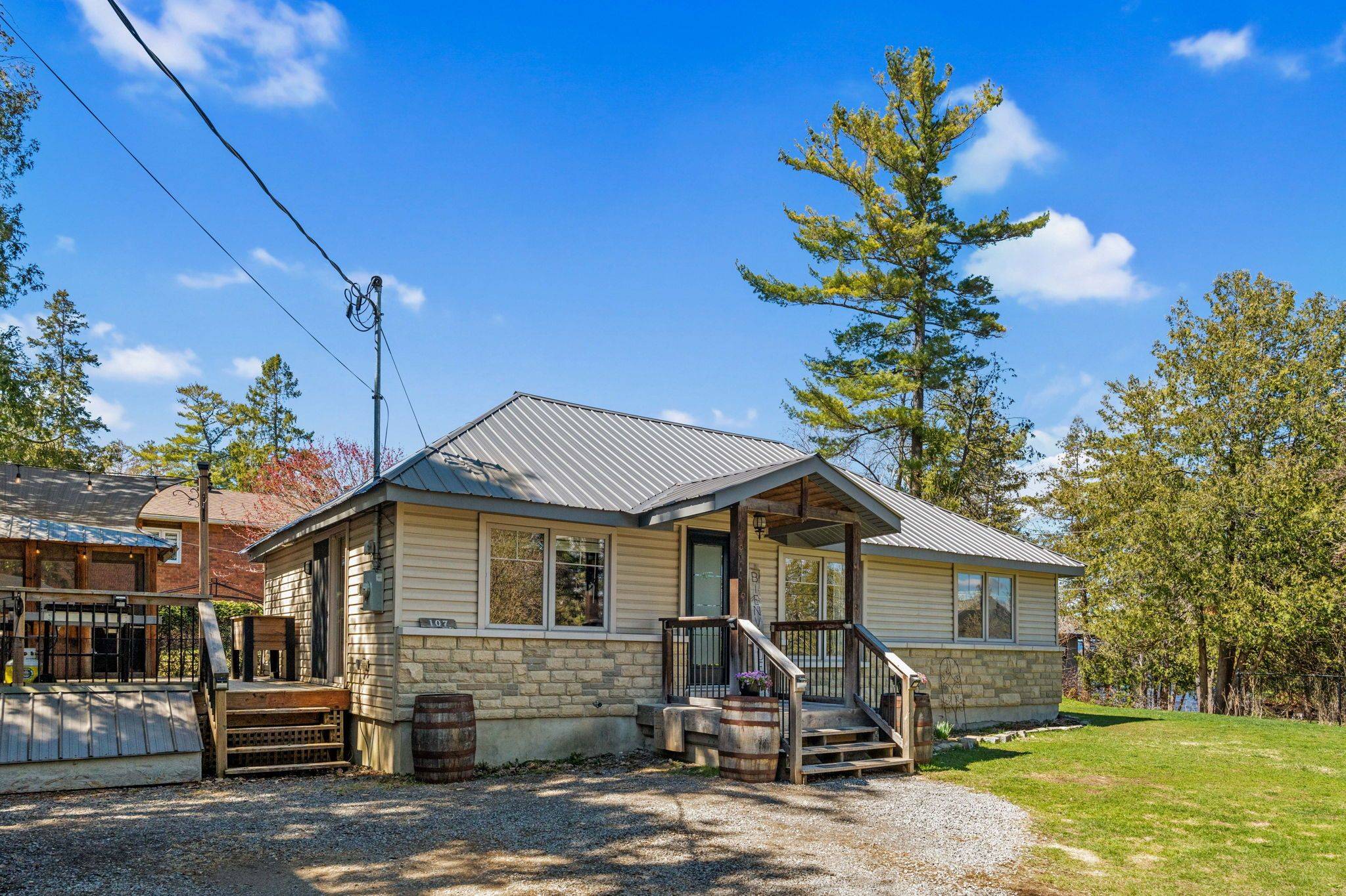 Constance Bay - Dunrobin - Kilmaurs - Woodlawn, ON K0A 1T0,107 Farm LN