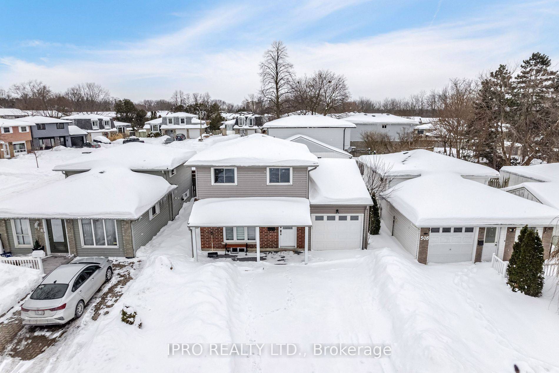 Cambridge, ON N3H 4X5,512 Pinetree CRES