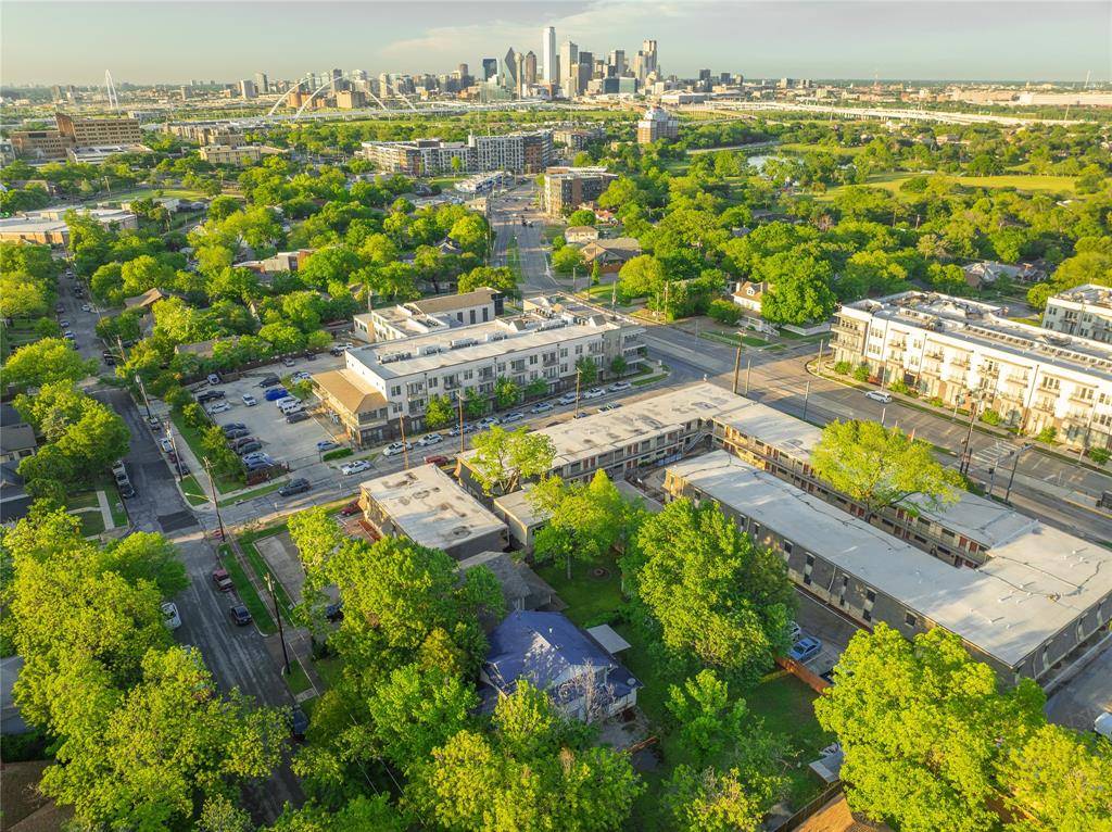 Dallas, TX 75208,824 Elsbeth Street
