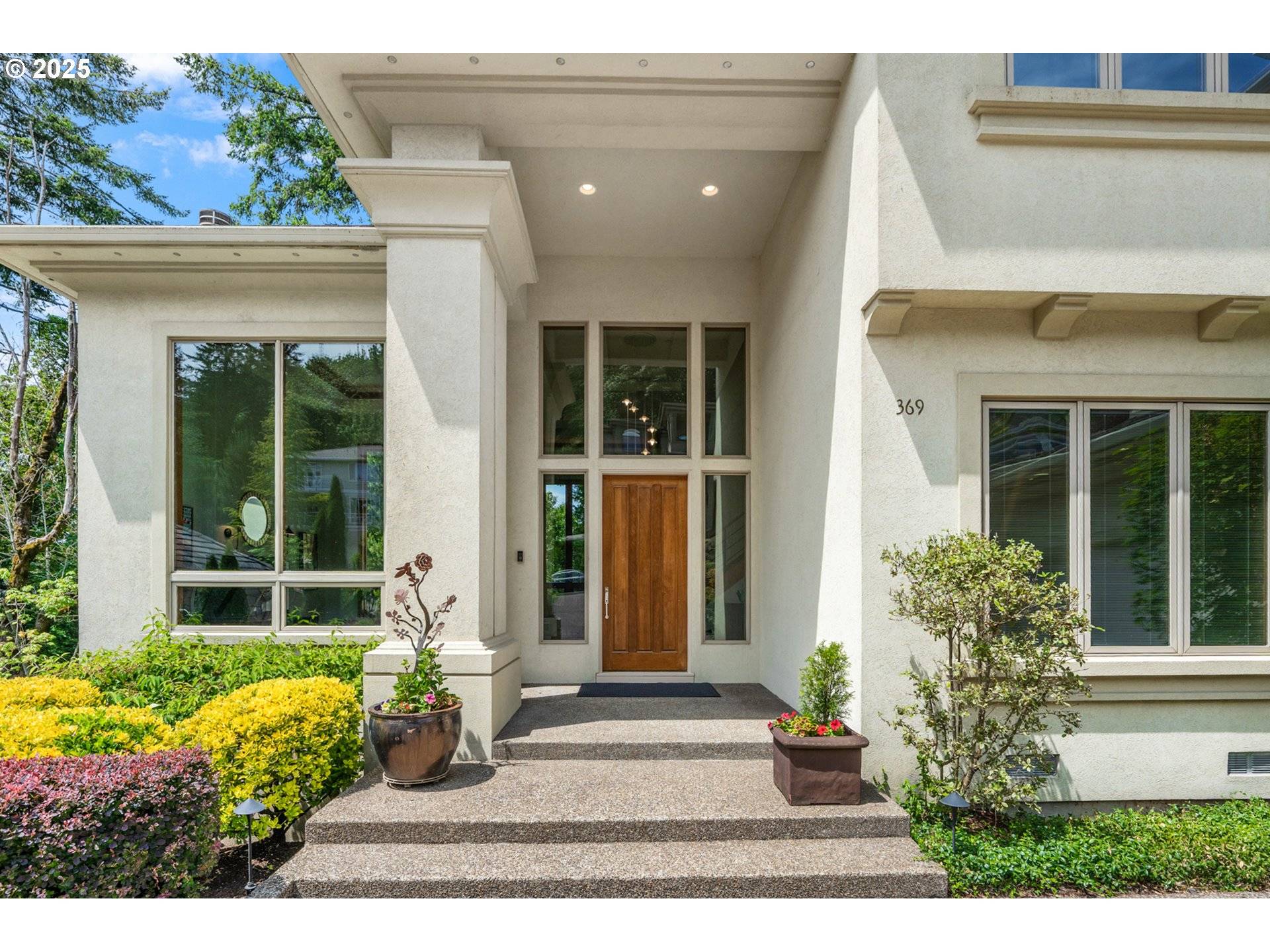 Portland, OR 97229,369 NW 81ST PL