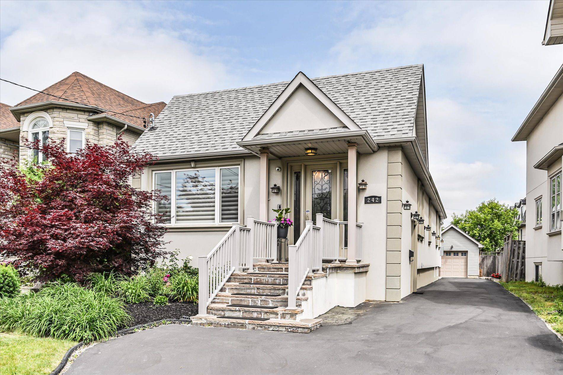 Toronto C14, ON M2N 4P6,242 Olive AVE
