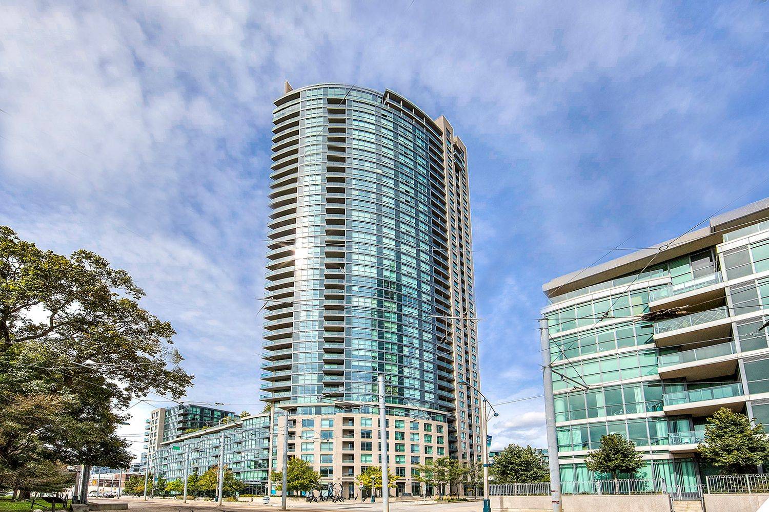 Toronto C01, ON M5V 1B1,219 Fort York BLVD #3212