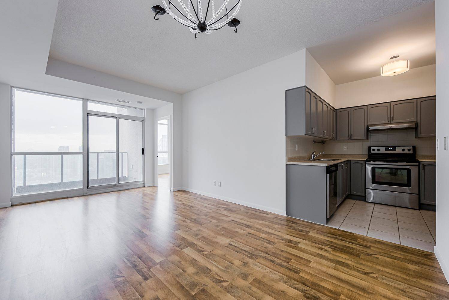 Toronto C01, ON M5V 1B1,219 Fort York BLVD #3212