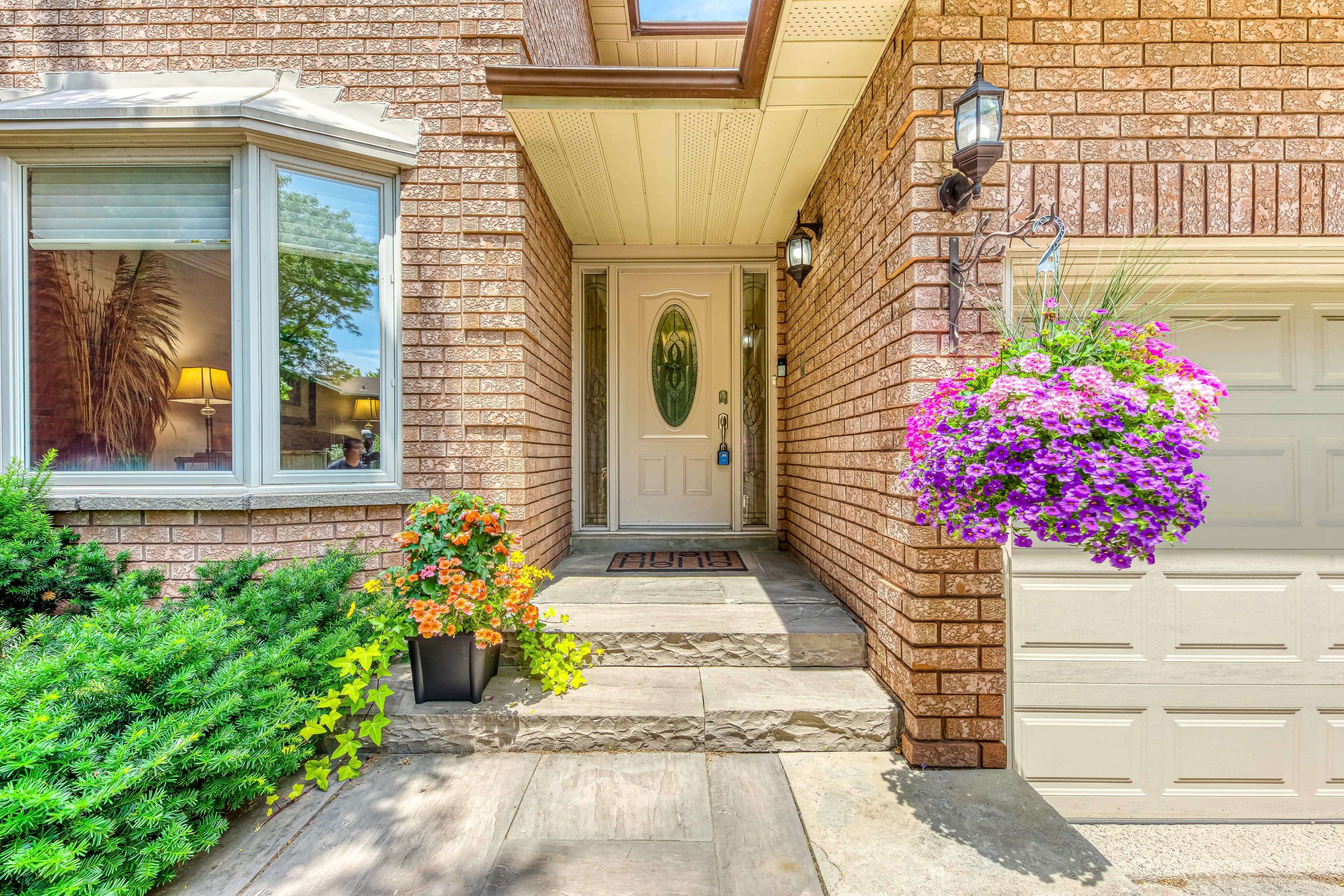 Mississauga, ON L5M 3E9,4649 Phoenix Park CRES