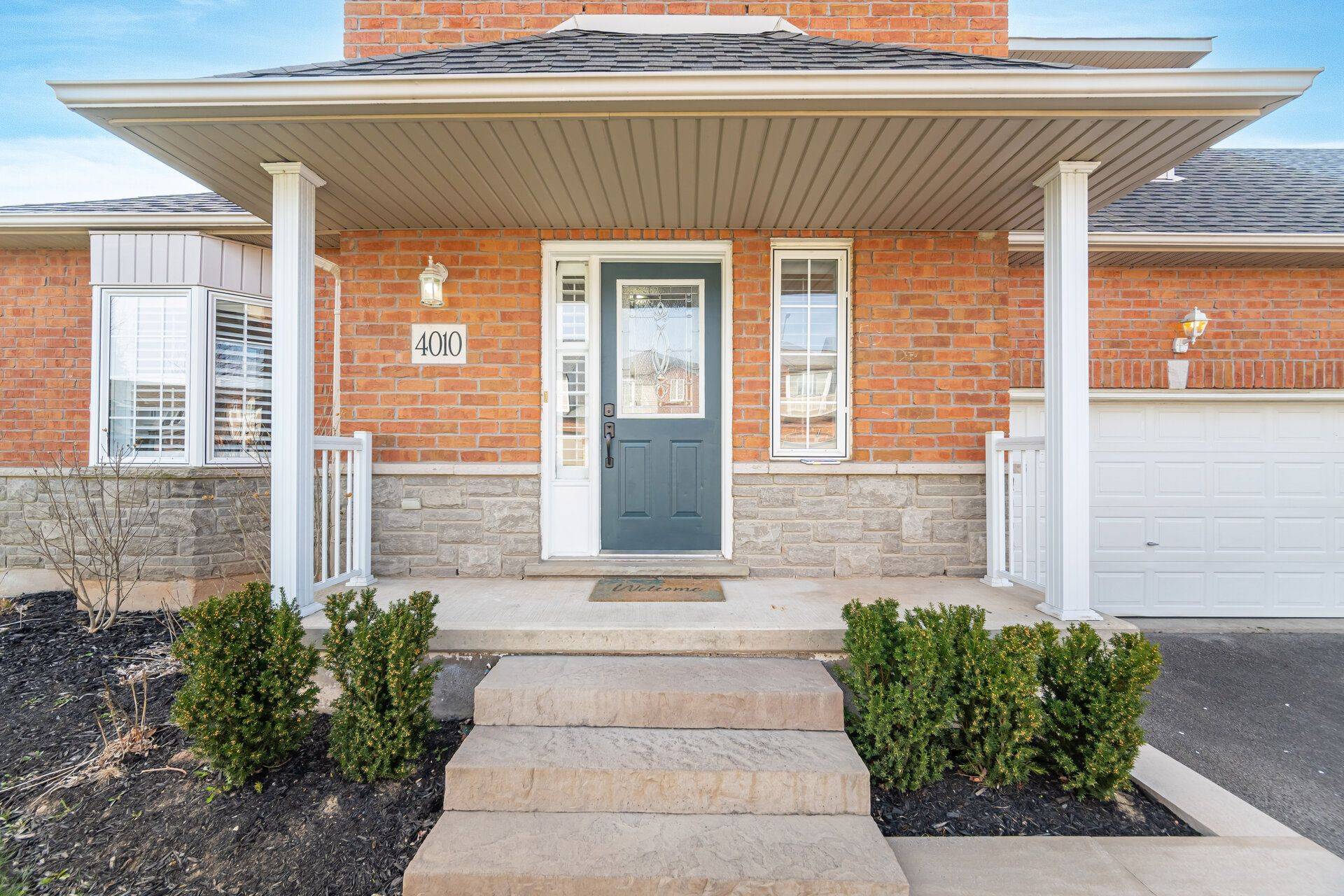 Burlington, ON L7M 4W7,4010 Medland DR