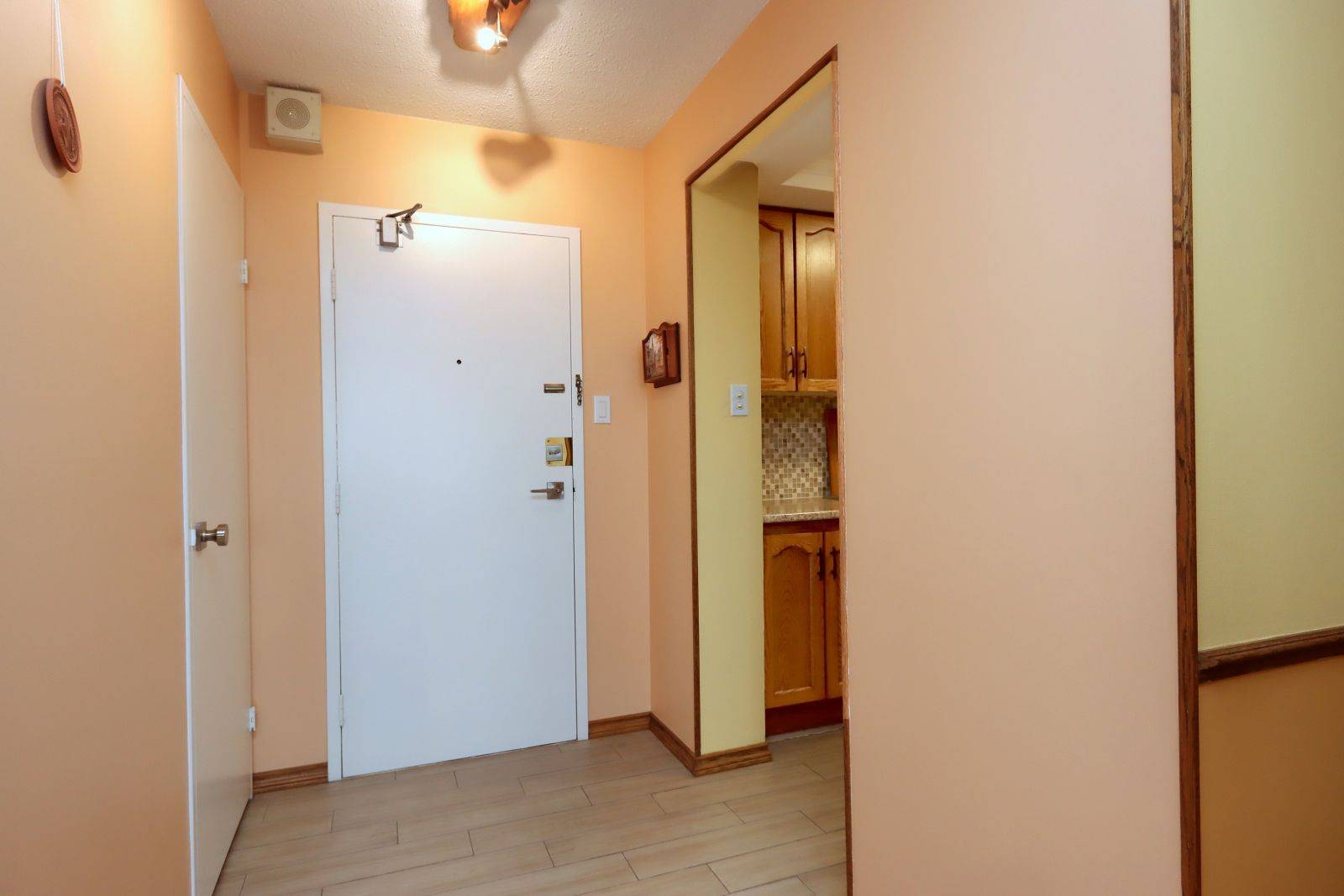 Mississauga, ON L5A 3S6,3100 Kirwin AVE #701