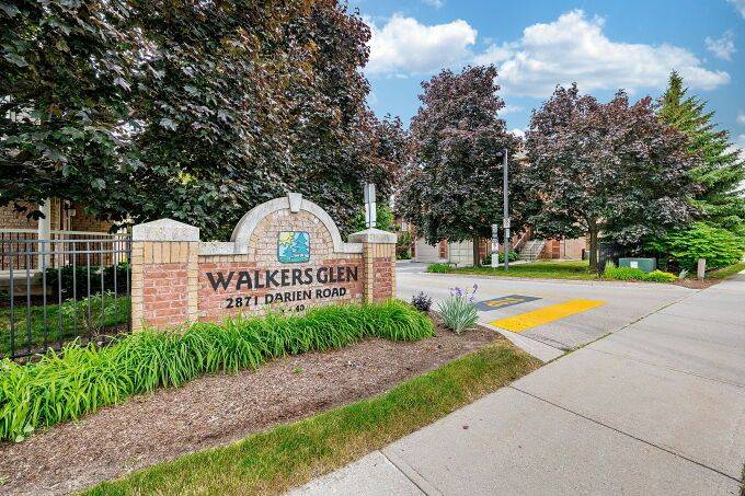 Burlington, ON L7M 4R6,2871 DARIEN RD #37
