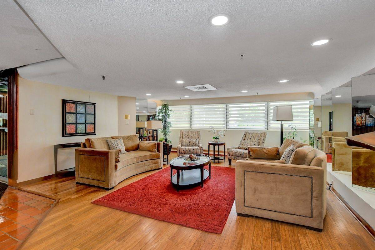 Britannia - Lincoln Heights And Area, ON K2B 8G5,415 Greenview AVE #1002