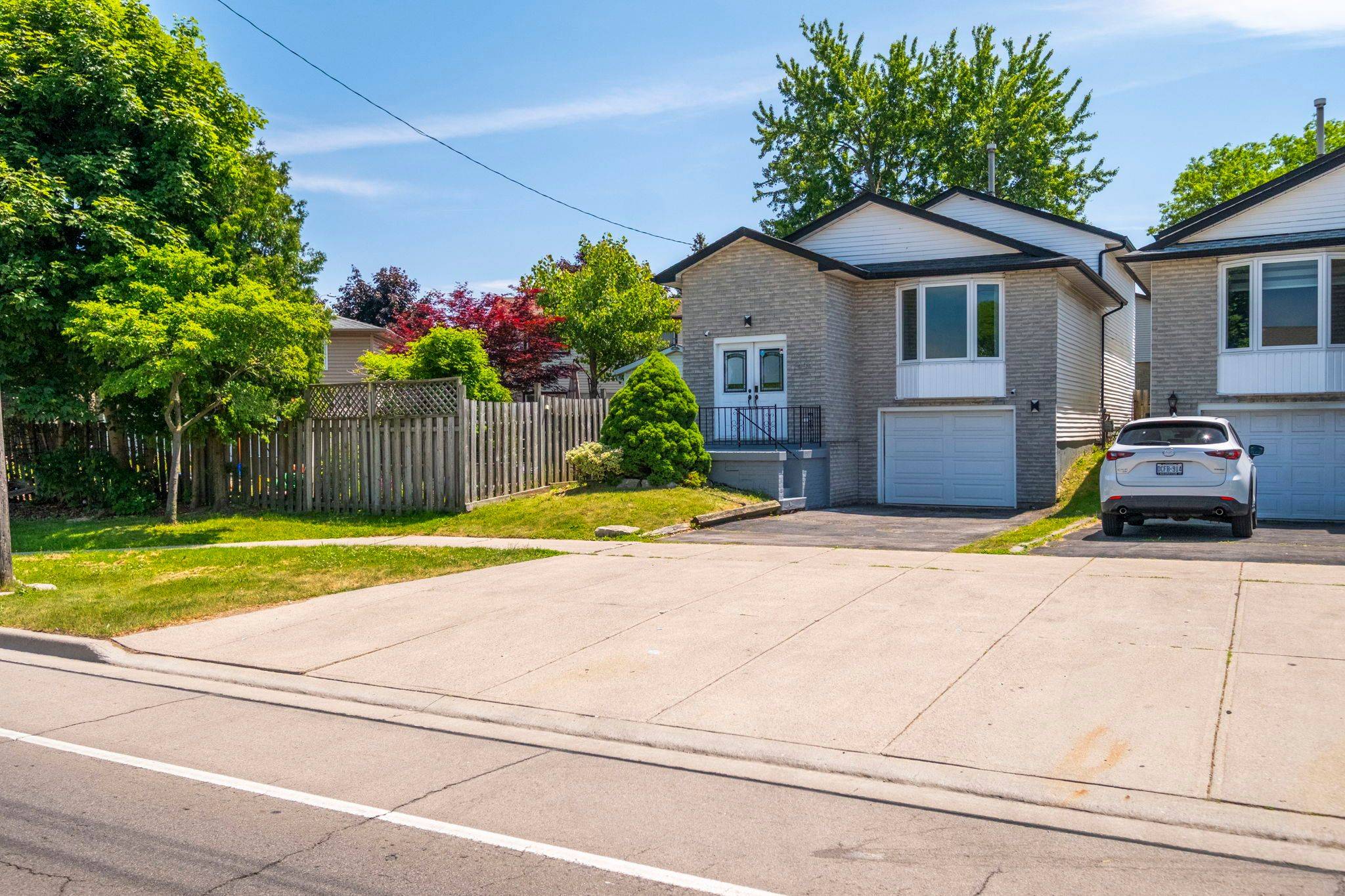 Hamilton, ON L8W 1A8,840 Stone Church RD E