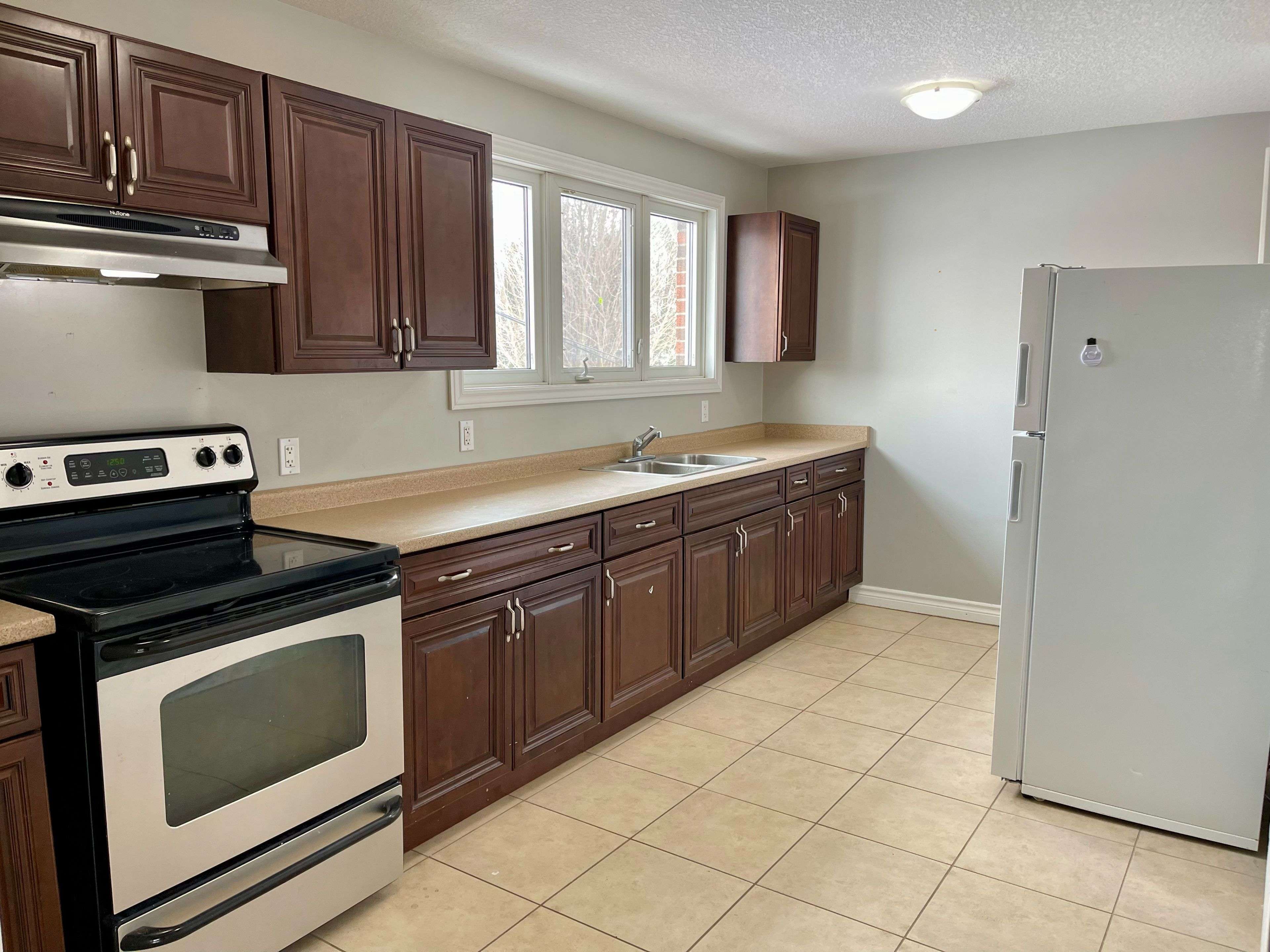 London East, ON N5W 2E2,1771 WAVELL ST #UPPER