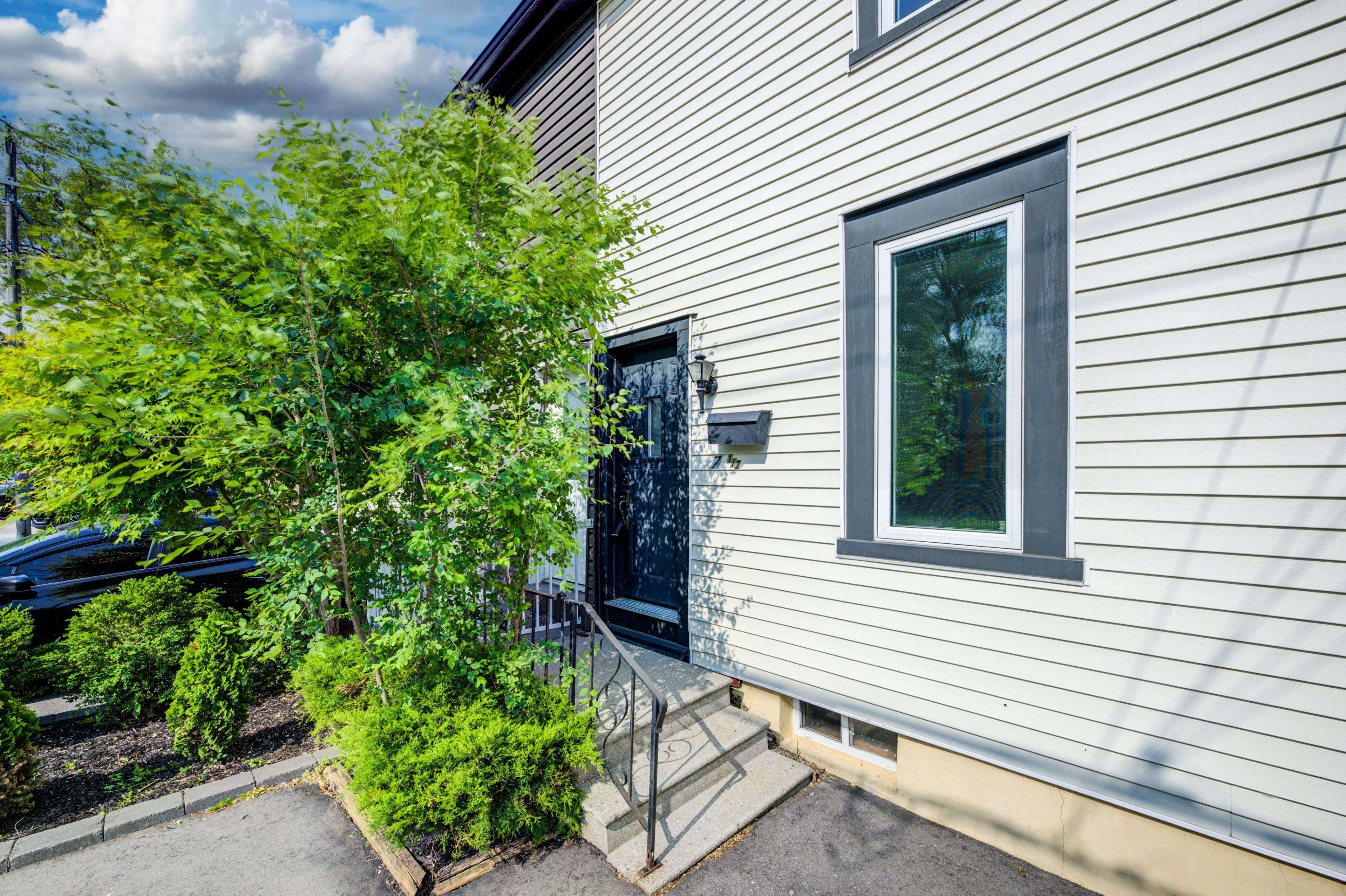 Hamilton, ON L8R 3G2,57 1/2 Breadalbane ST