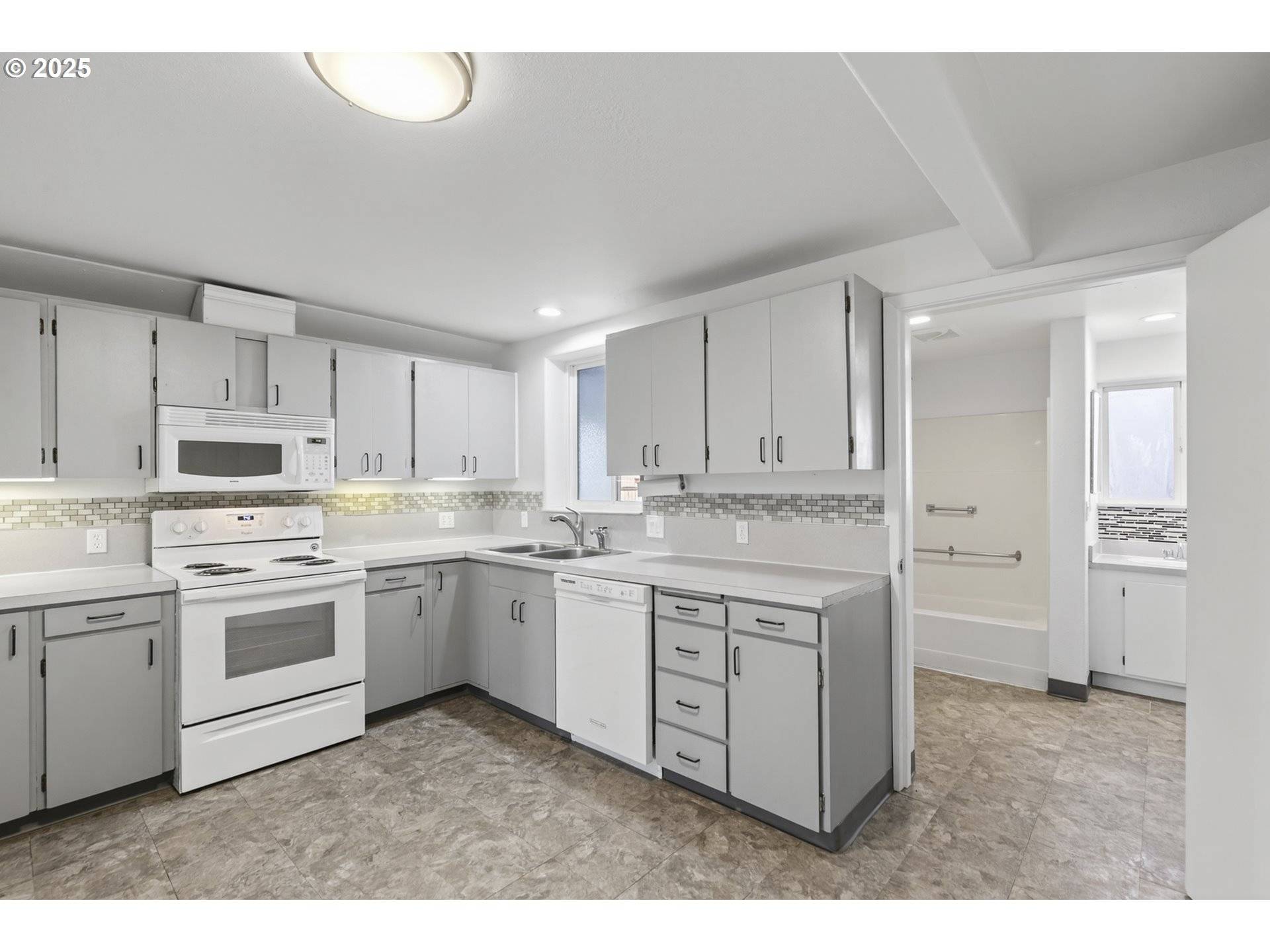 Woodburn, OR 97071,1570 BLAINE ST