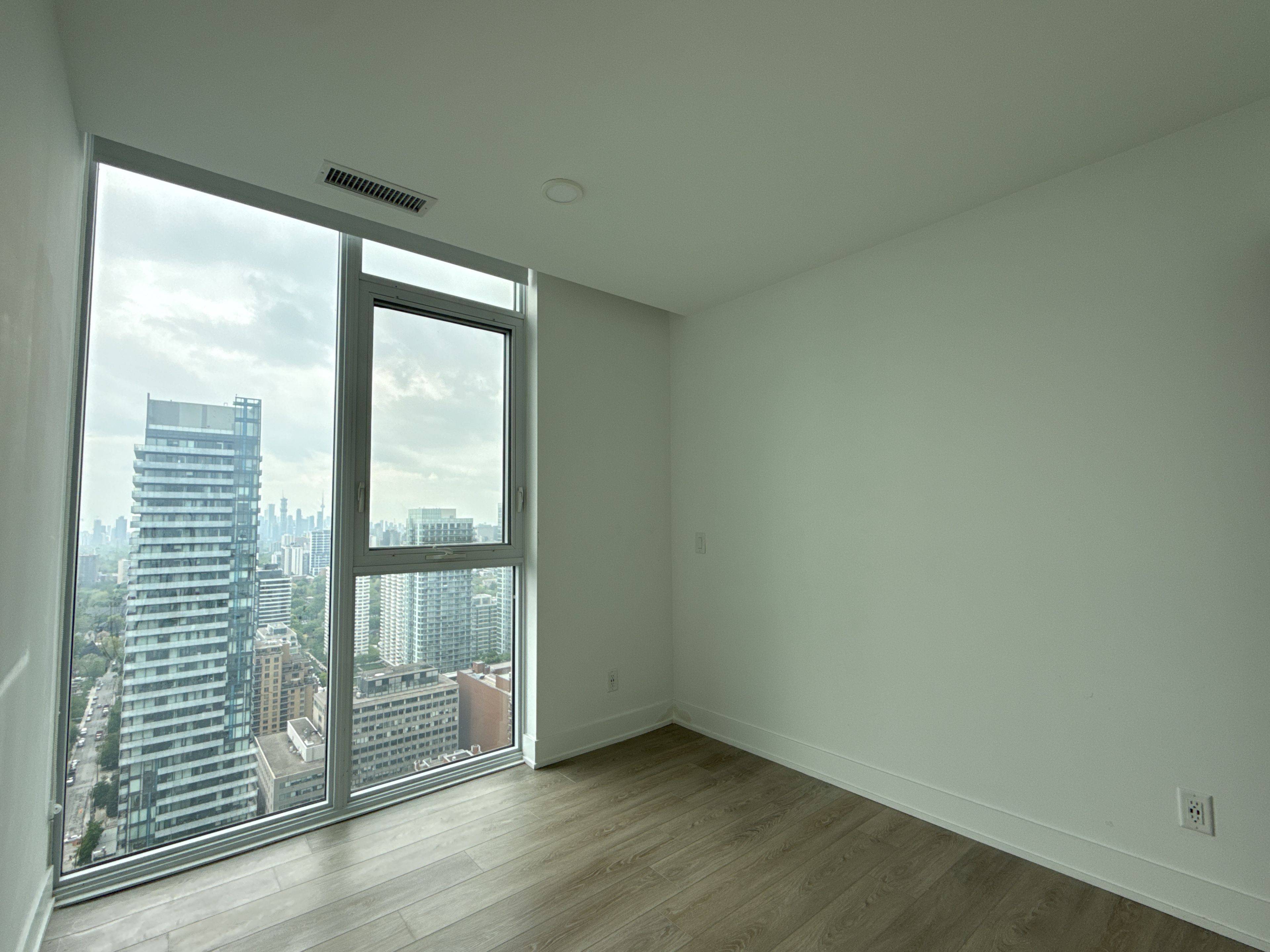 Toronto C10, ON M4P 0E6,200 Redpath AVE #3302