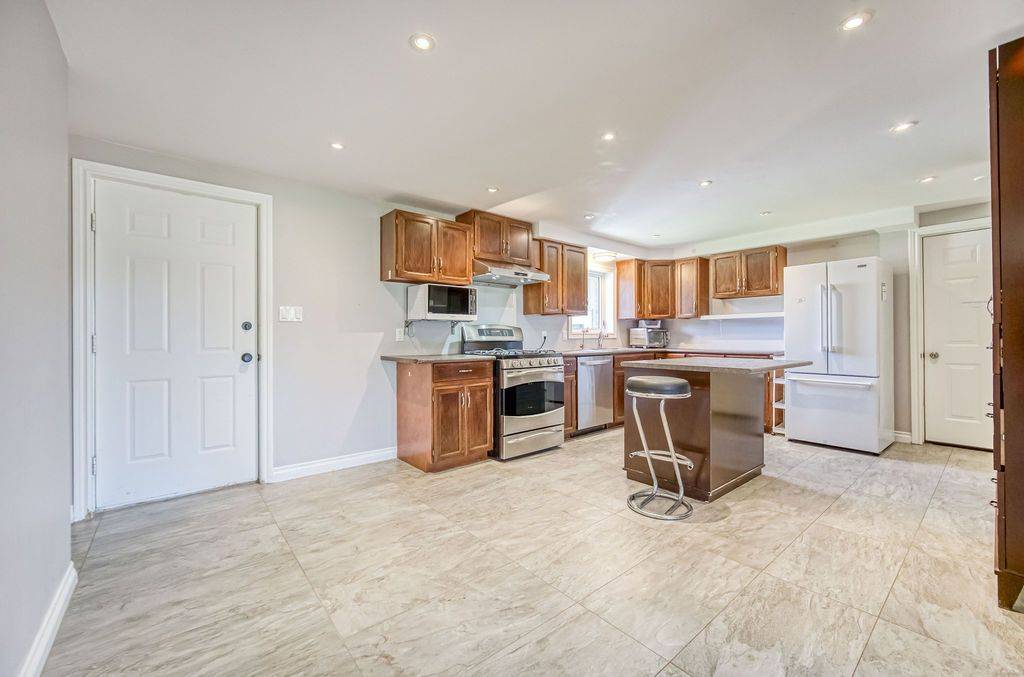 Scugog, ON L0C 1H0,8 Jacobsen BLVD