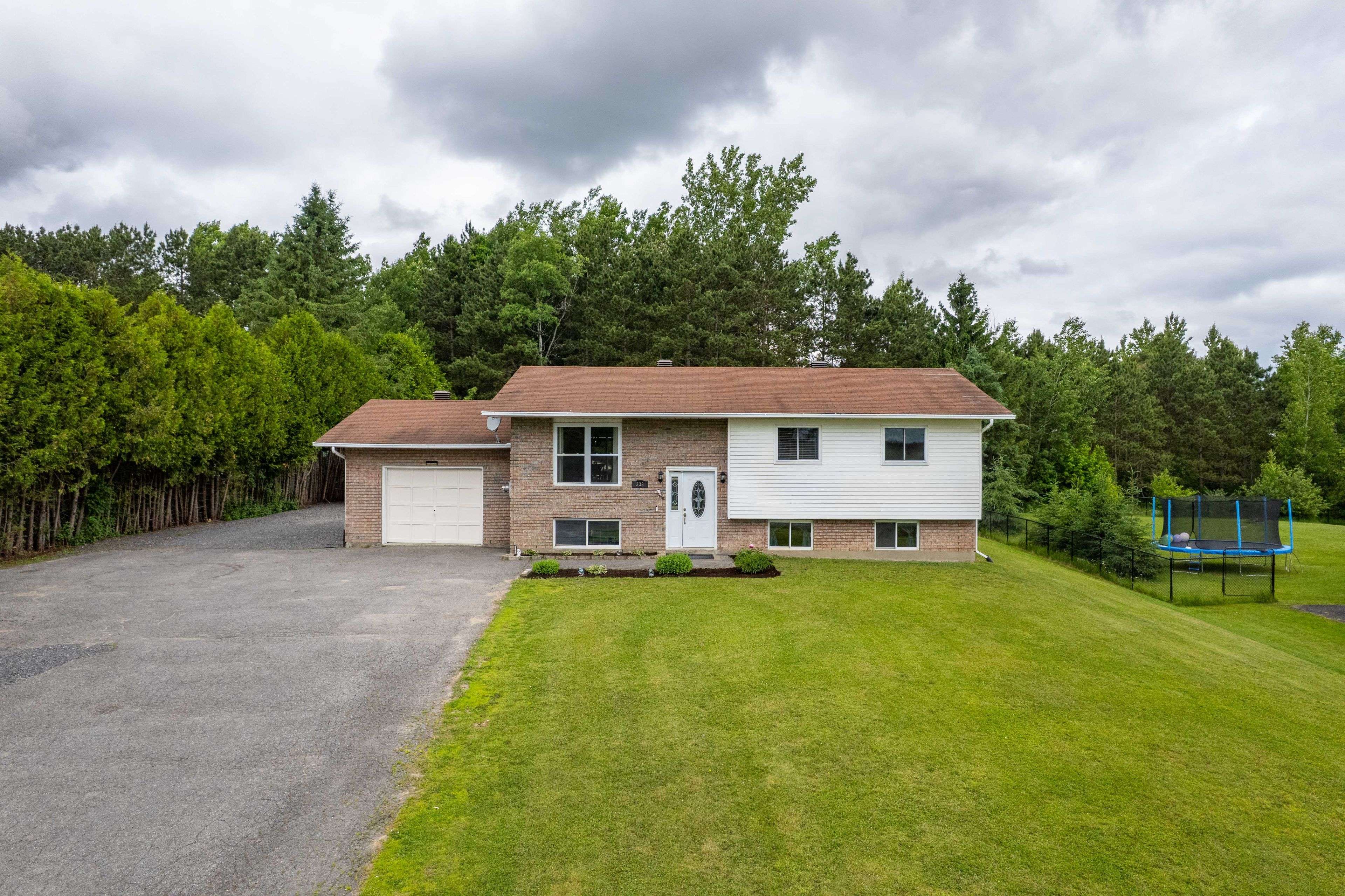 Clarence-rockland, ON K0A 2A0,333 Russell RD