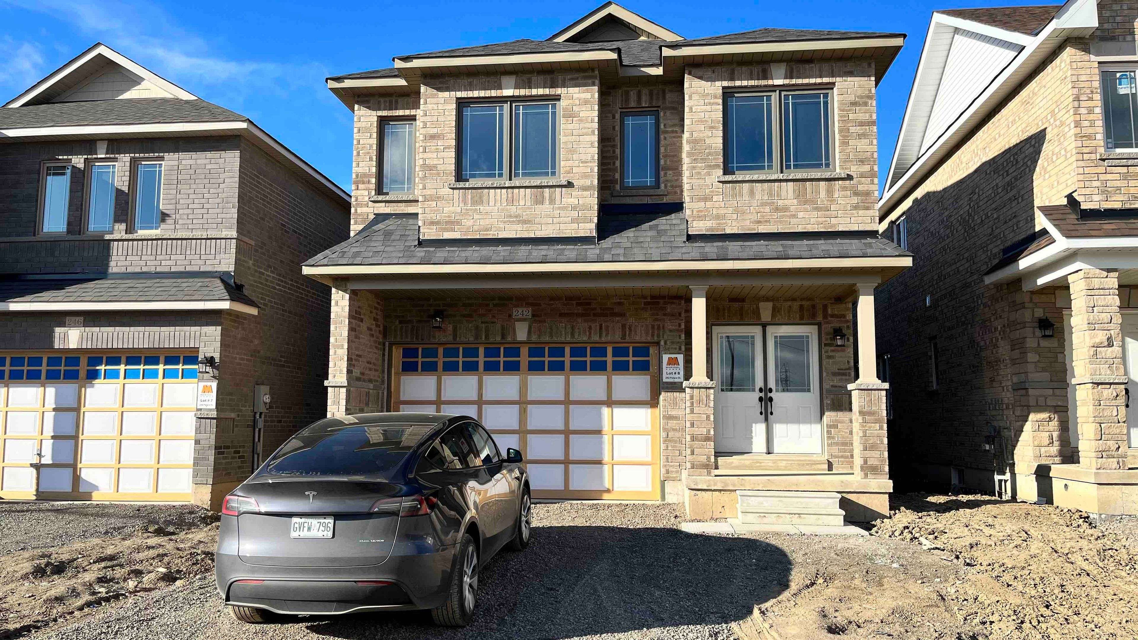 Thorold, ON L2V 0N2,242 Palace ST