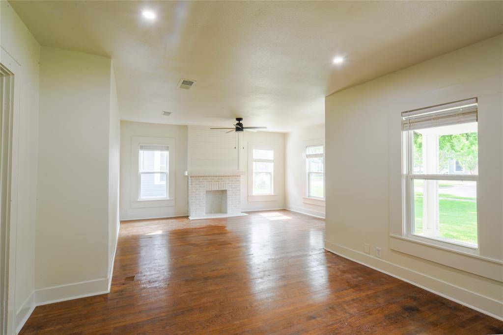 Sherman, TX 75092,518 W Belden Street