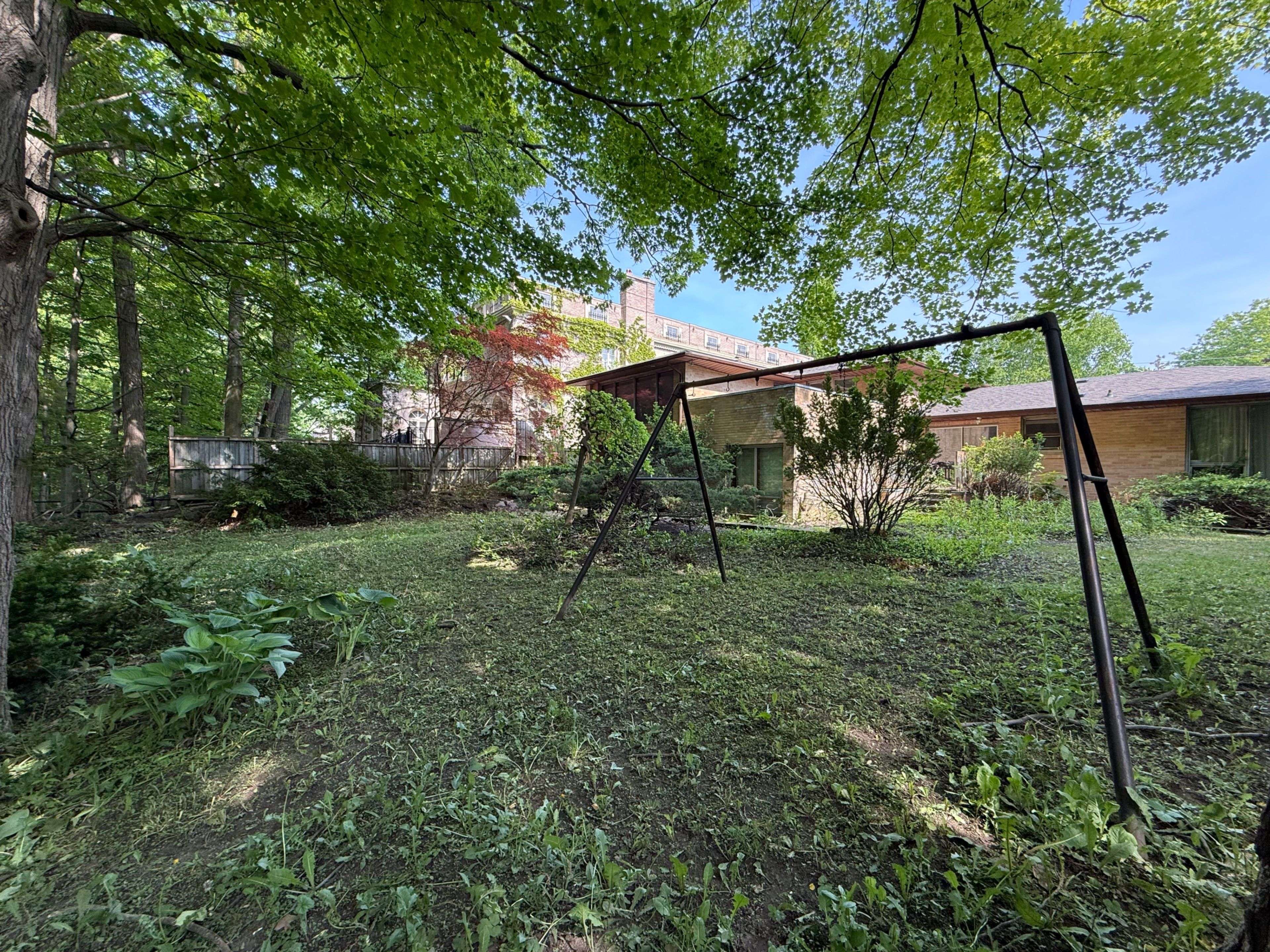 Toronto C07, ON M3H 1J3,49 Timberlane DR
