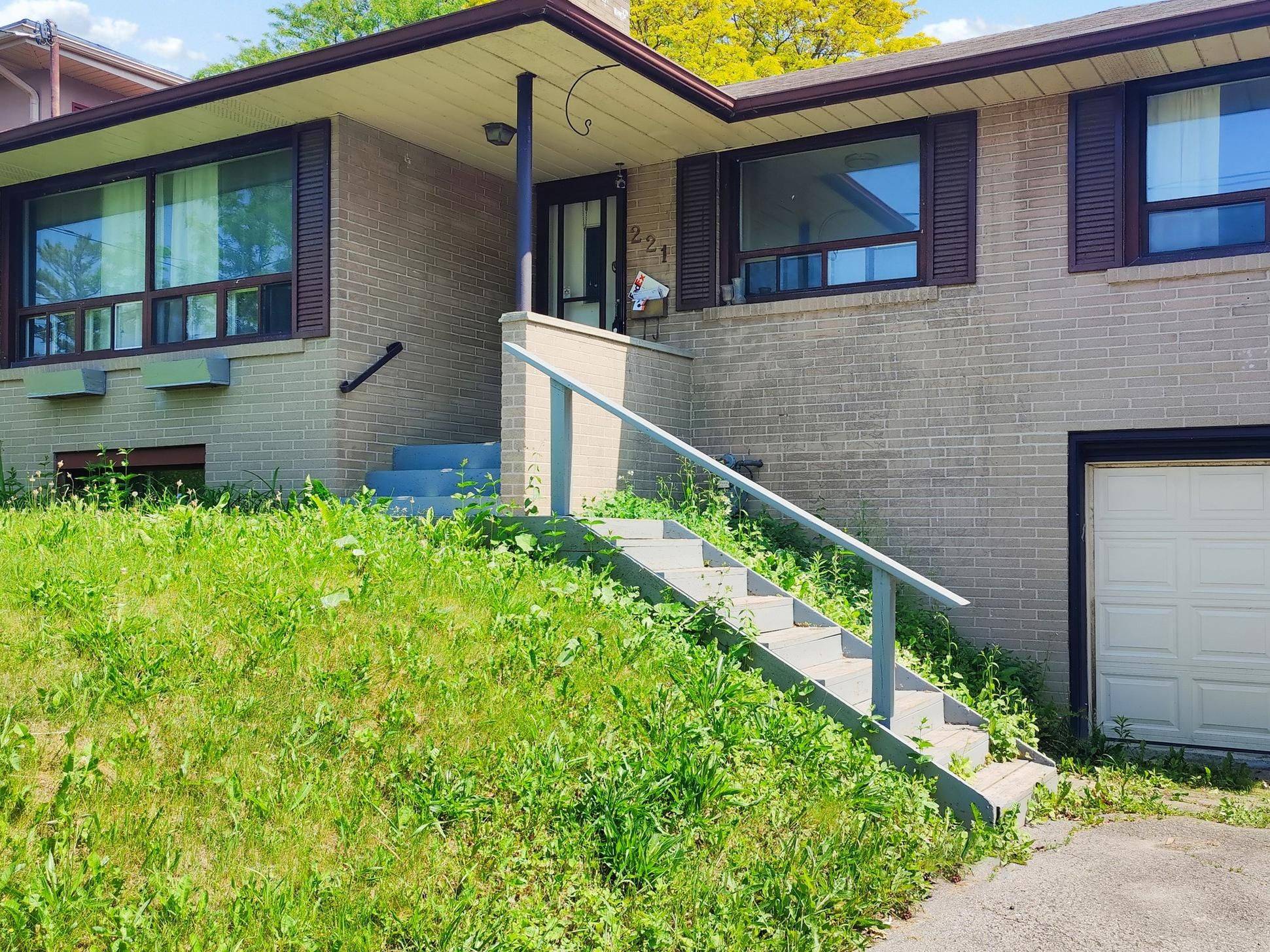 Toronto E10, ON M1C 2R1,221 Island RD
